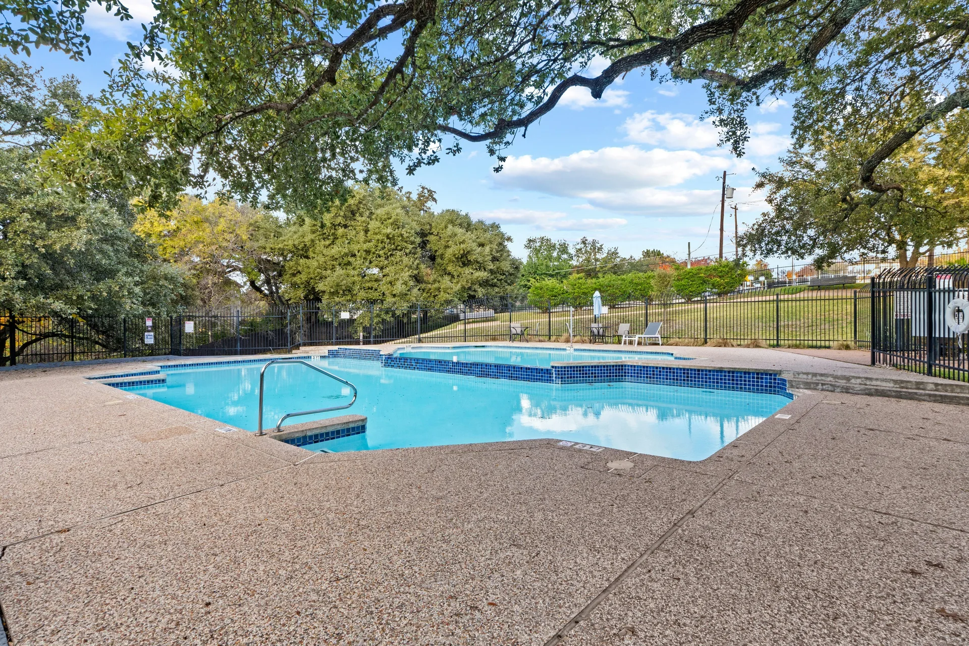 Bright & Chic Corner Lot Home in Coppertree Condos photo 28