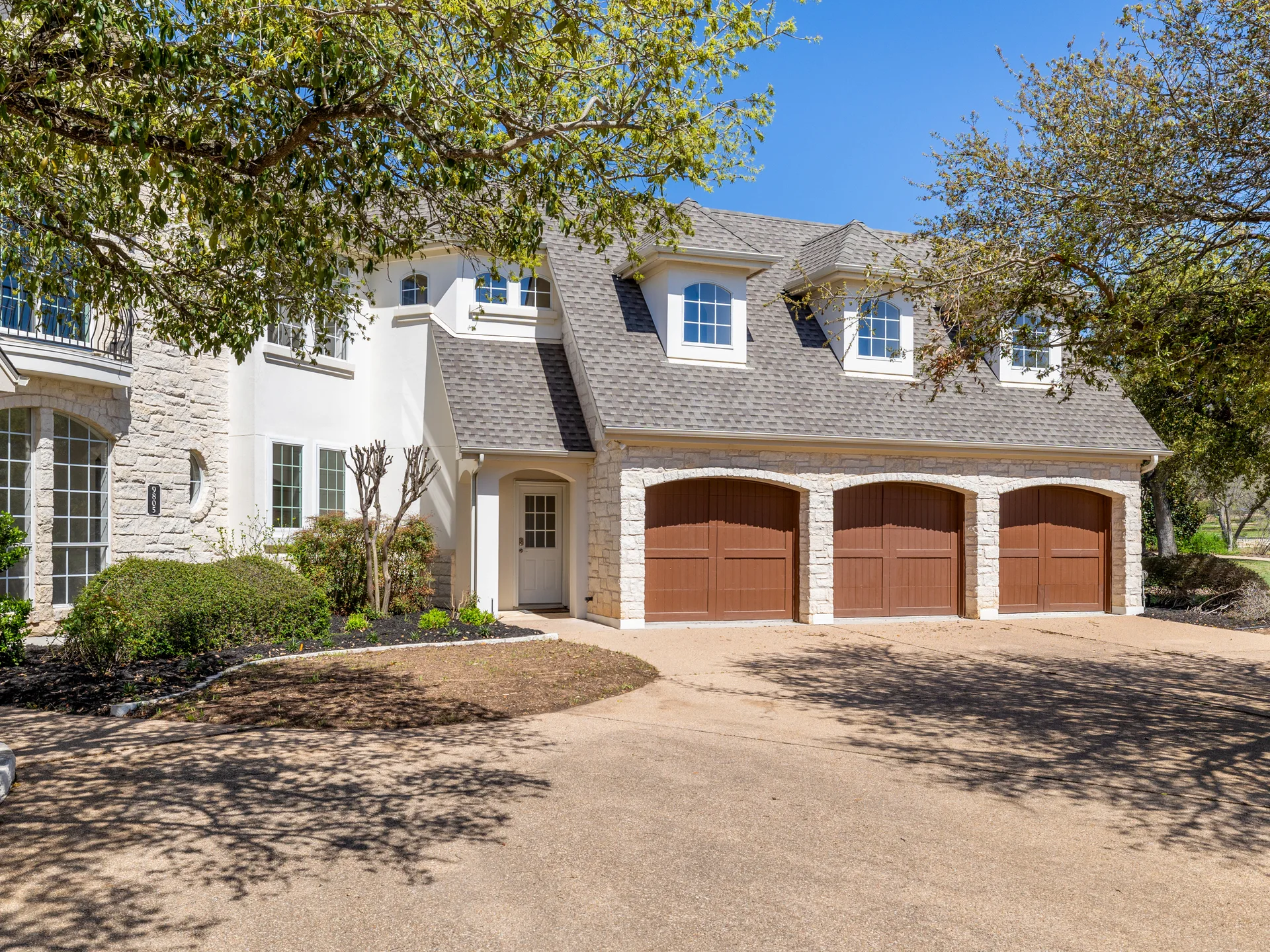 River Place Luxury Lease Opportunity | Pool + Golf Course Views photo 5