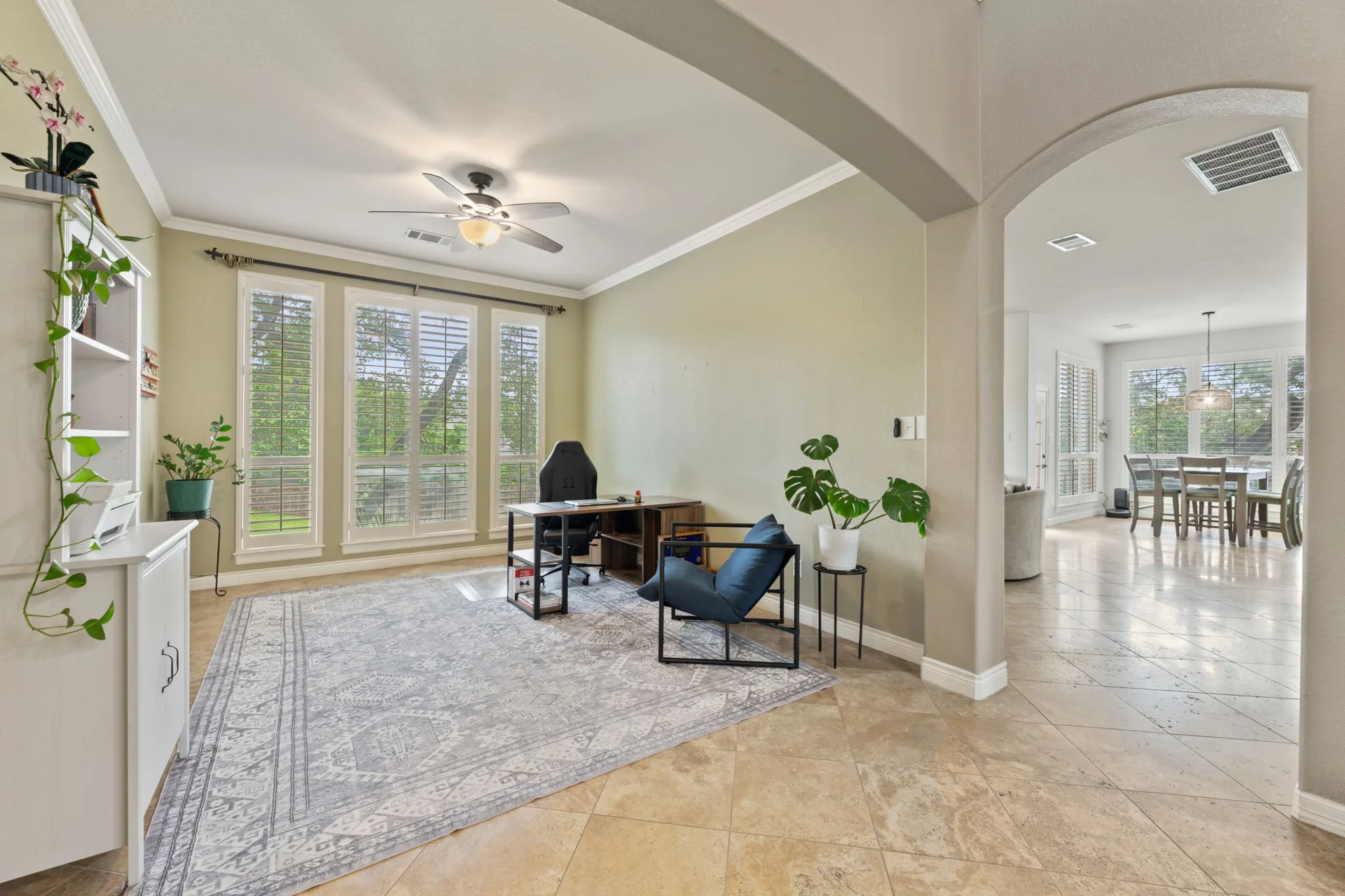 Elegant Cul-de-Sac Retreat in Steiner Ranch with Main-Level Guest Suite photo 9