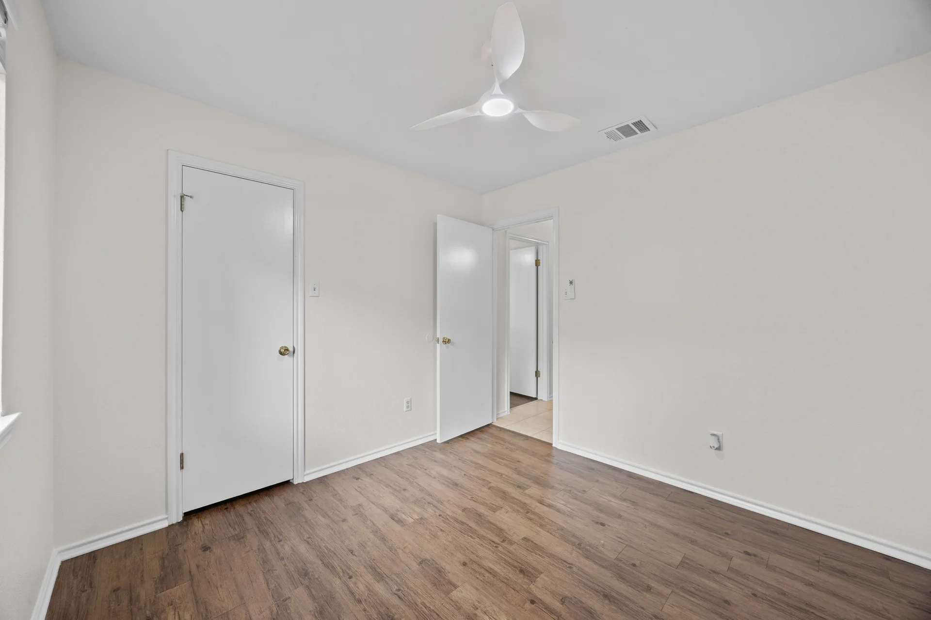 Beautifully-Updated Home in Desirable Maple Run | New Fencing & Major Upgrades photo 37