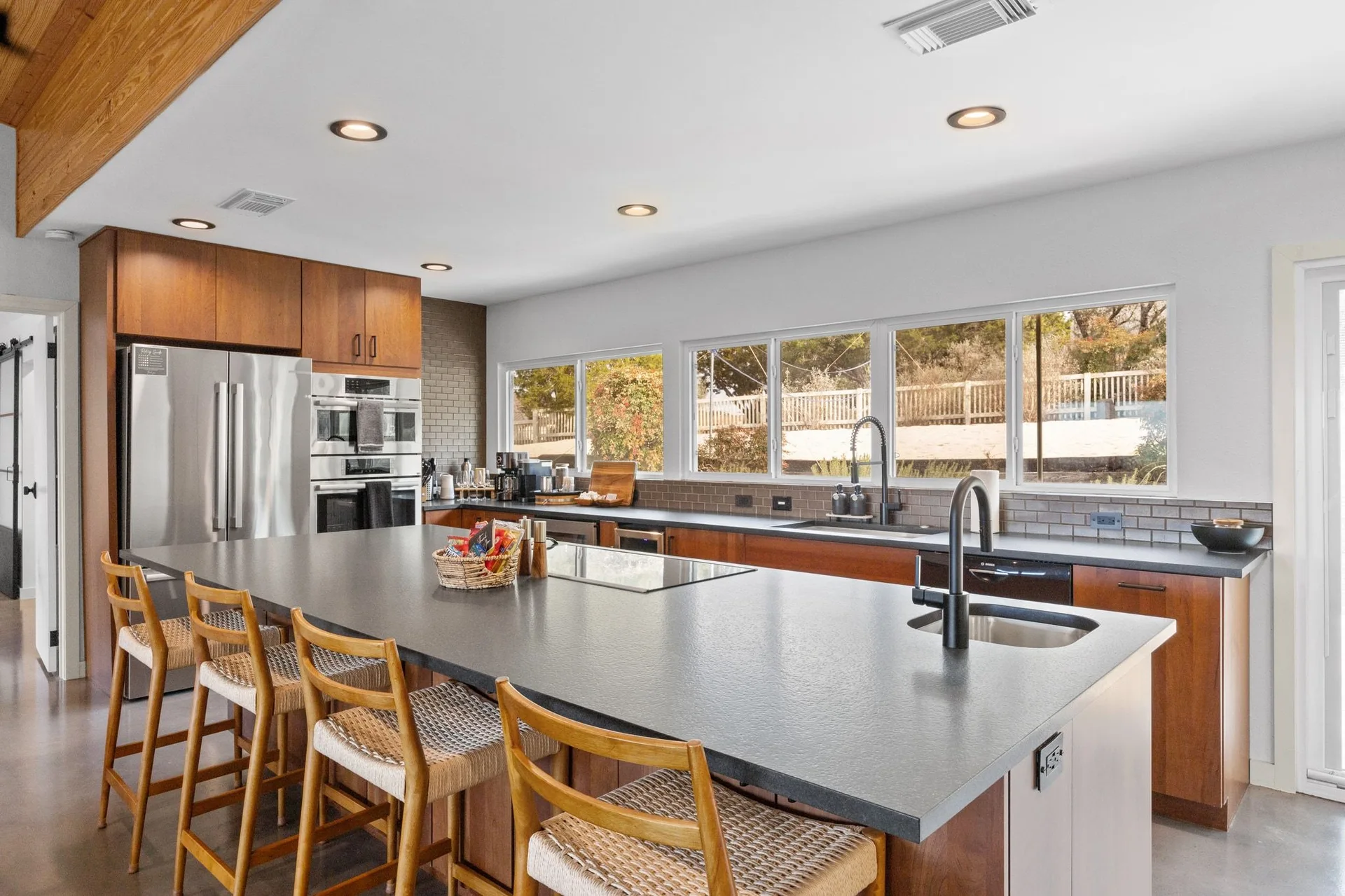 The Ultimate Hilltop Modern Ranch Escape | Upgraded Deck w/ Pool, Panoramic Views, Near Lake Travis and Golf Course photo 10