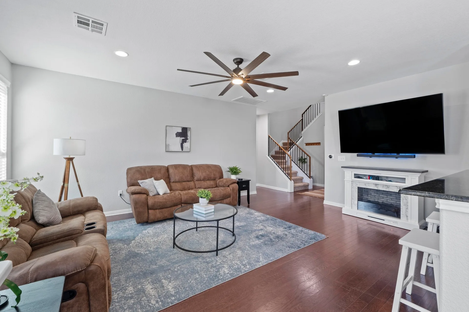 Charming Magnolia Creek Gem – Dream Kitchen, Serene Owner’s Suite & Outdoor Oasis! photo 6