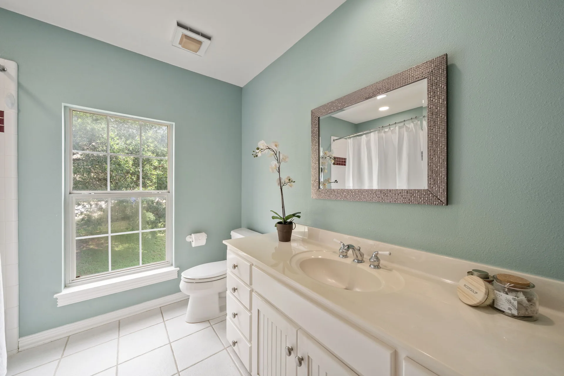 Elegant Colonial Estate in River Place | Walk to Golf, Views for Miles | For Sale or For Lease! photo 24