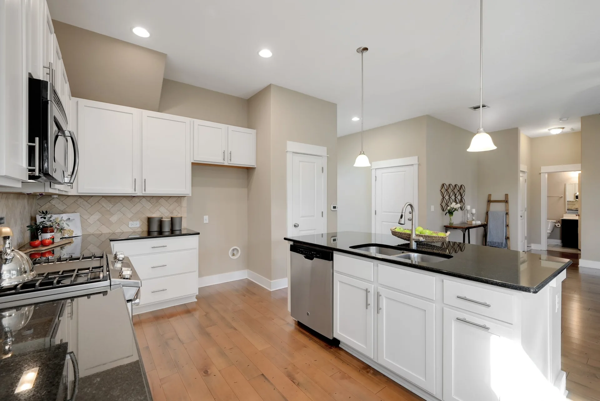 712 Waterfall Way photo 14