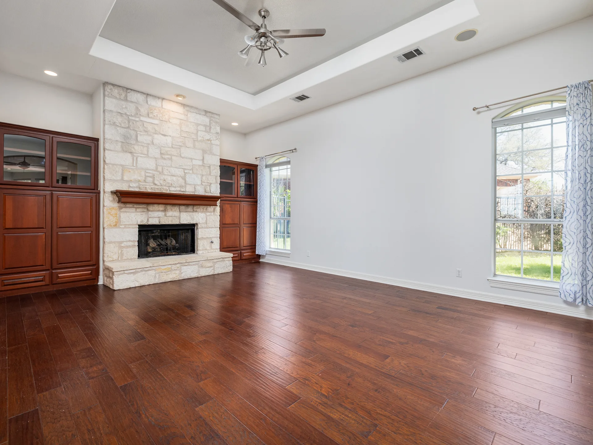 River Place Luxury Lease Opportunity | Pool + Golf Course Views photo 19