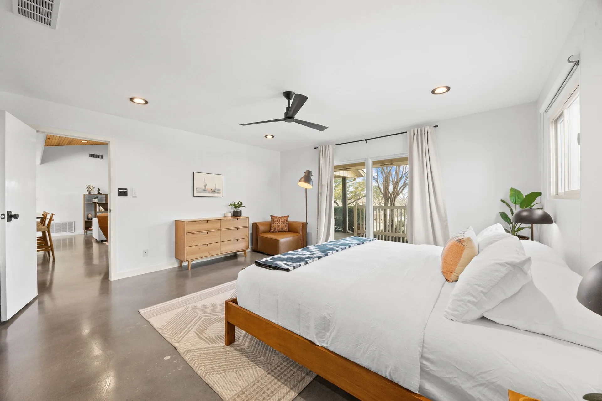 The Ultimate Hilltop Modern Ranch Escape | Upgraded Deck w/ Pool, Panoramic Views, Near Lake Travis and Golf Course photo 15