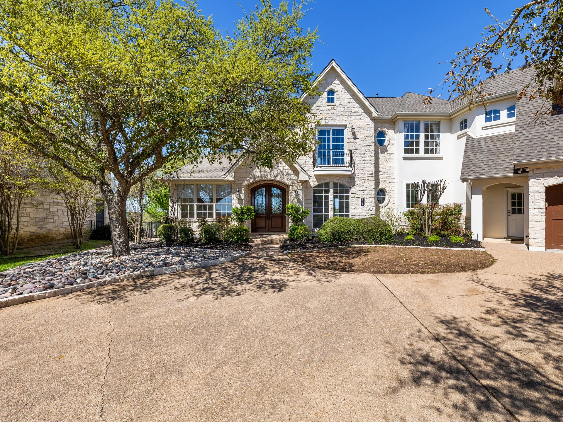 River Place Luxury Lease Opportunity | Pool + Golf Course Views photo 6