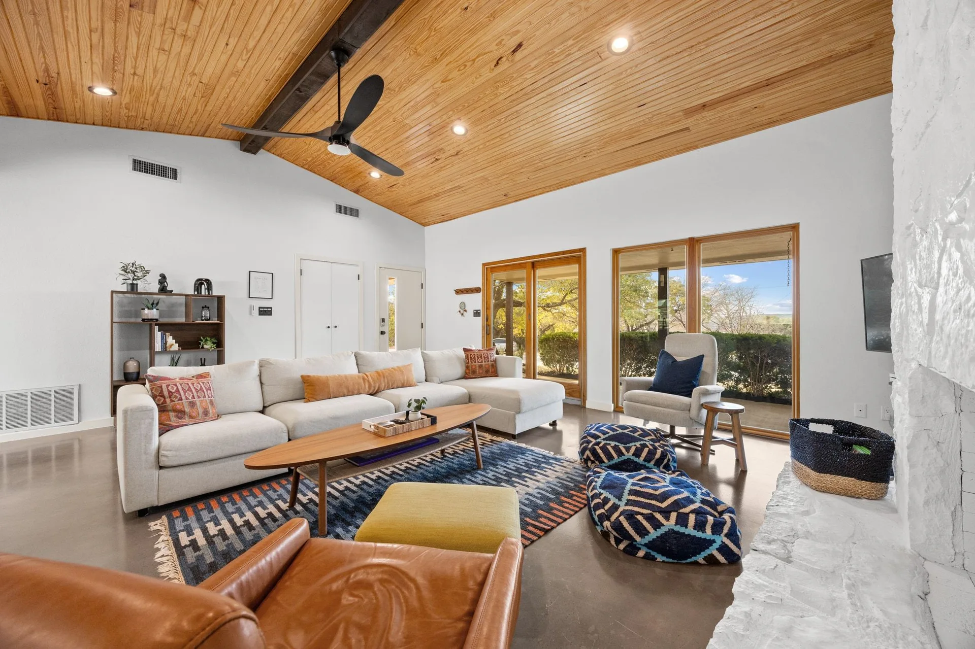 The Ultimate Hilltop Modern Ranch Escape | Upgraded Deck w/ Pool, Panoramic Views, Near Lake Travis and Golf Course photo 8
