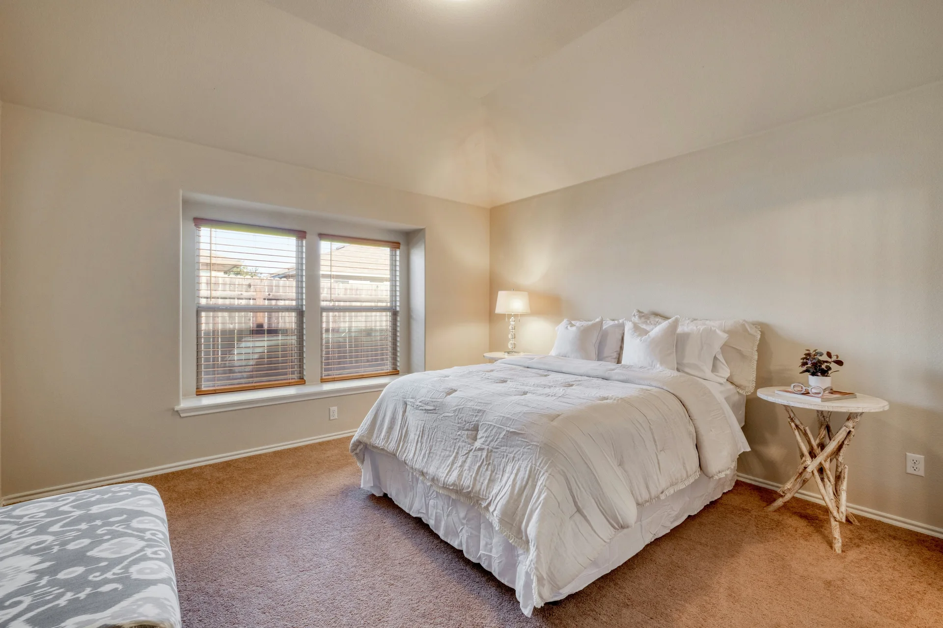 Rare Cul-de-Sac Gem in Manor – With No Neighbor on One Side and Access to HOA-owned Greenspace Right Outside Your Doorstep! photo 11