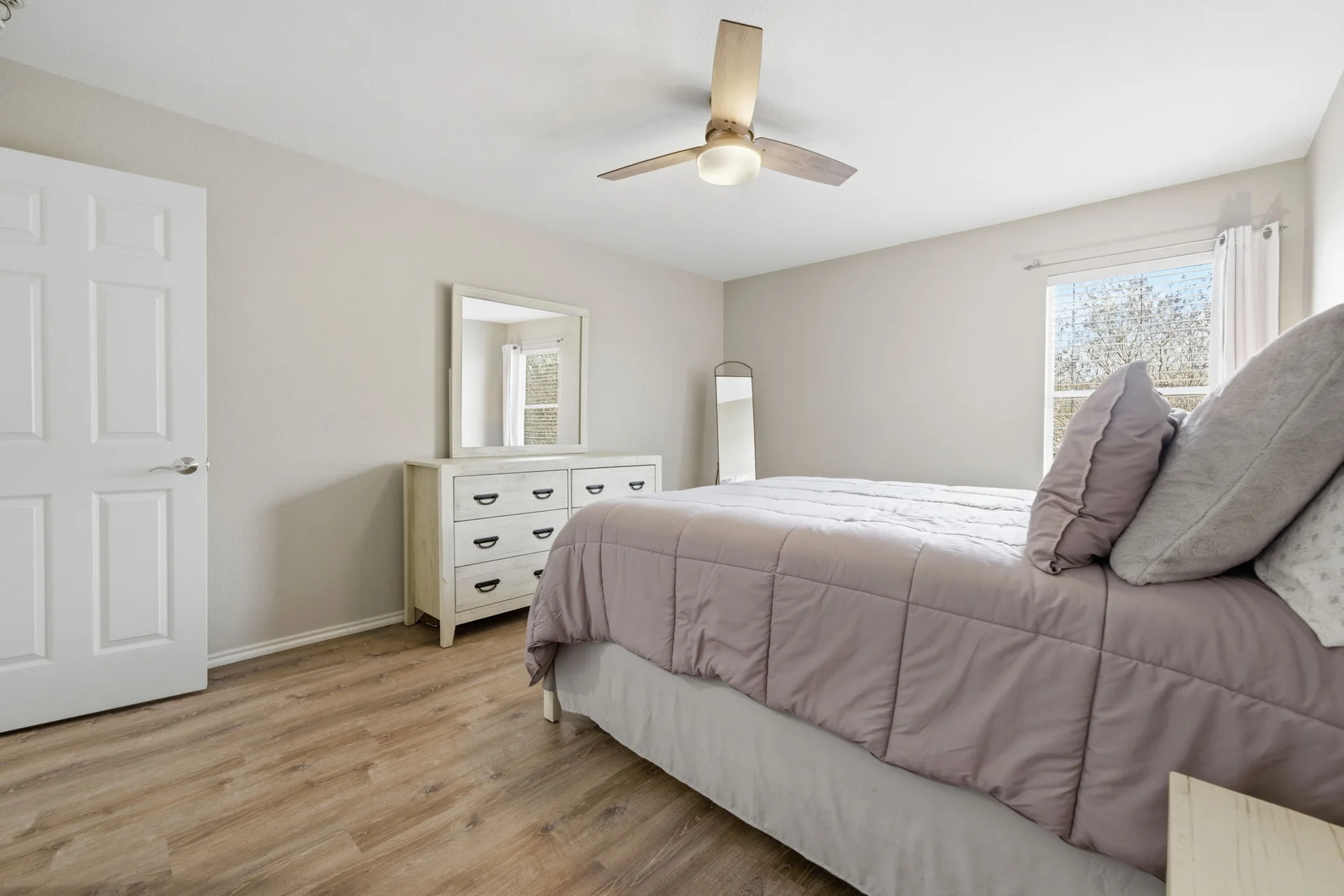 Elegantly Updated Lakeway Retreat w/ New Roof photo 47