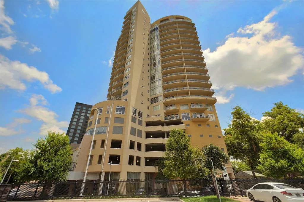 Rare SW Corner Condo w/ Unobstructed Lady Bird Lake Views | The Shore photo 39