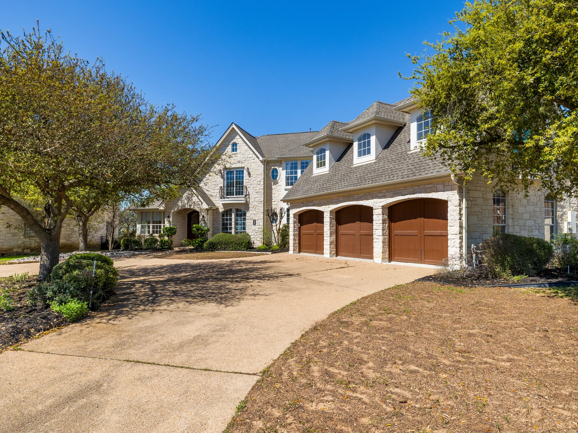 River Place Luxury Lease Opportunity | Pool + Golf Course Views photo 4