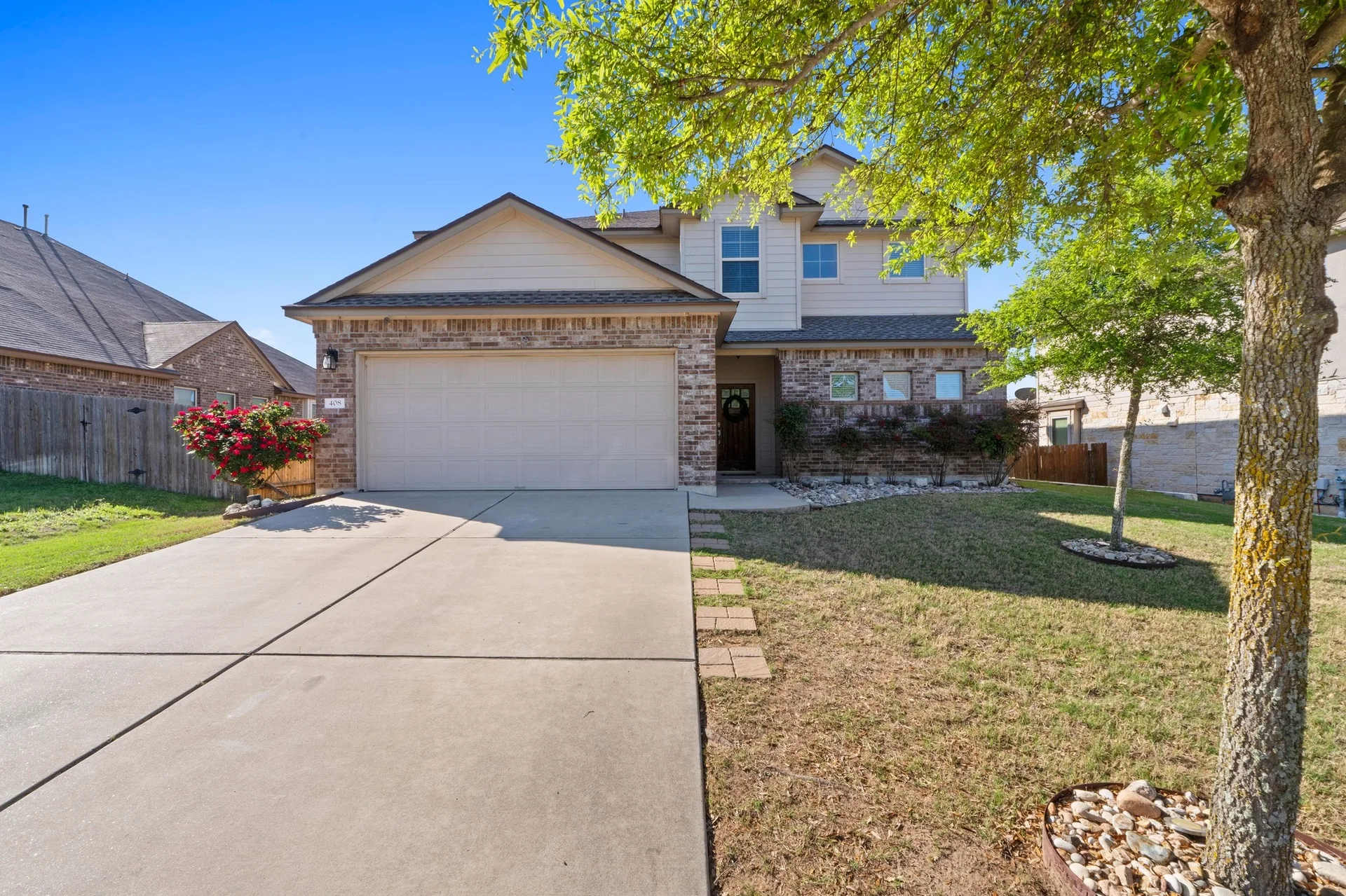 Charming Magnolia Creek Gem – Dream Kitchen, Serene Owner’s Suite & Outdoor Oasis! photo 2