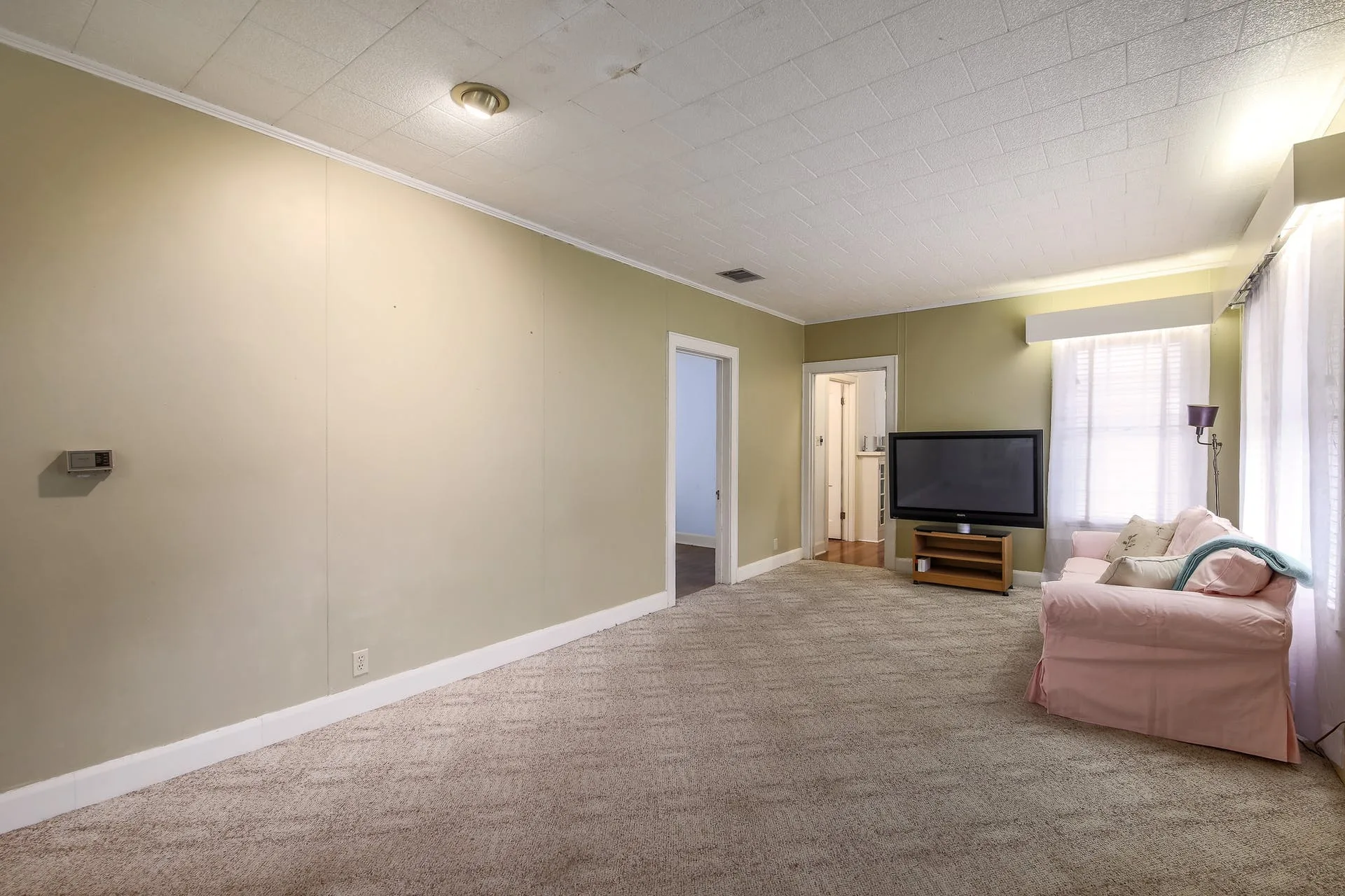 1202 Sloan St photo 5