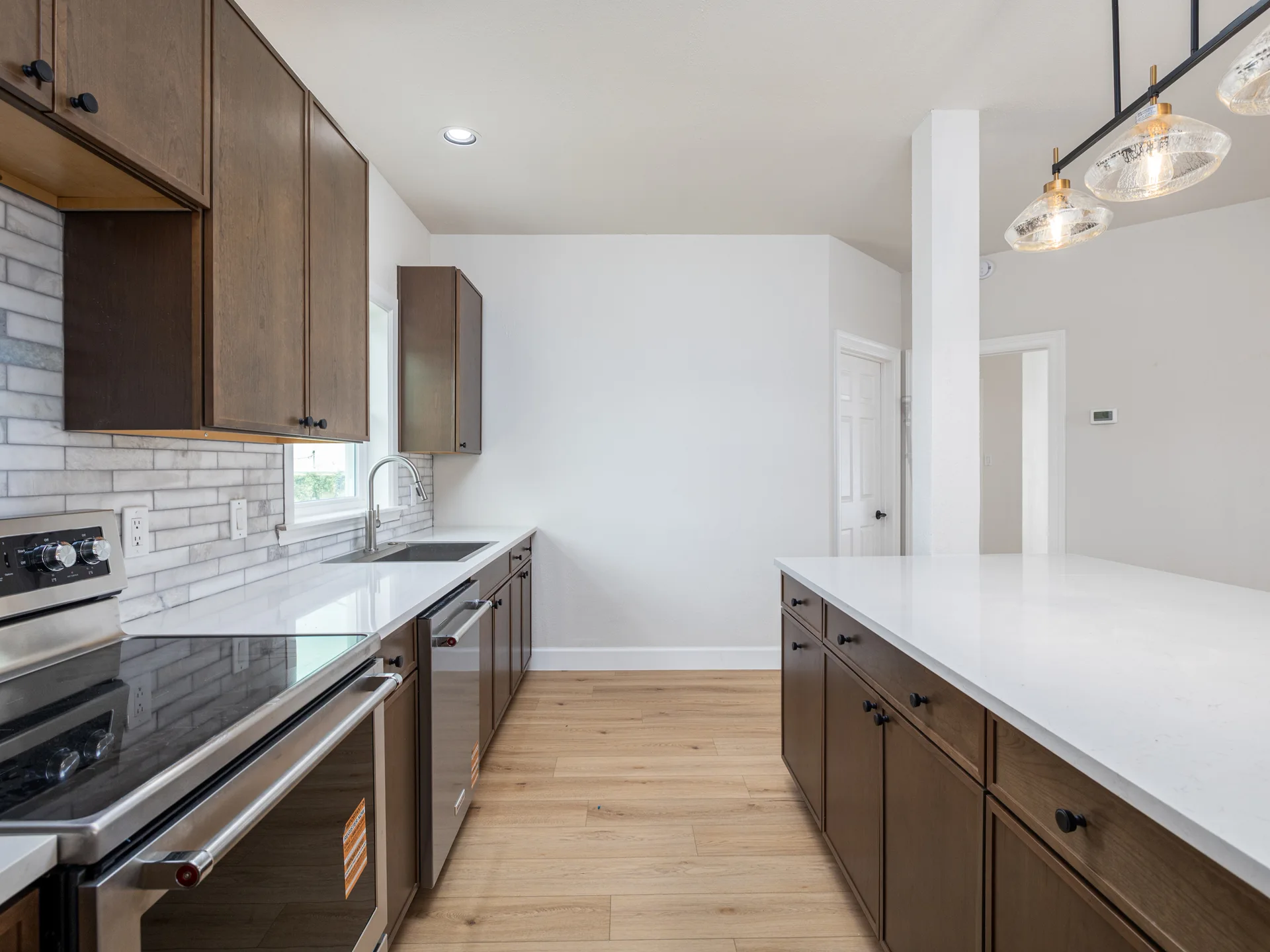 Designer-Renovated 6BR Estate Including Private Guest Apartment on 1.48 Acres photo 30
