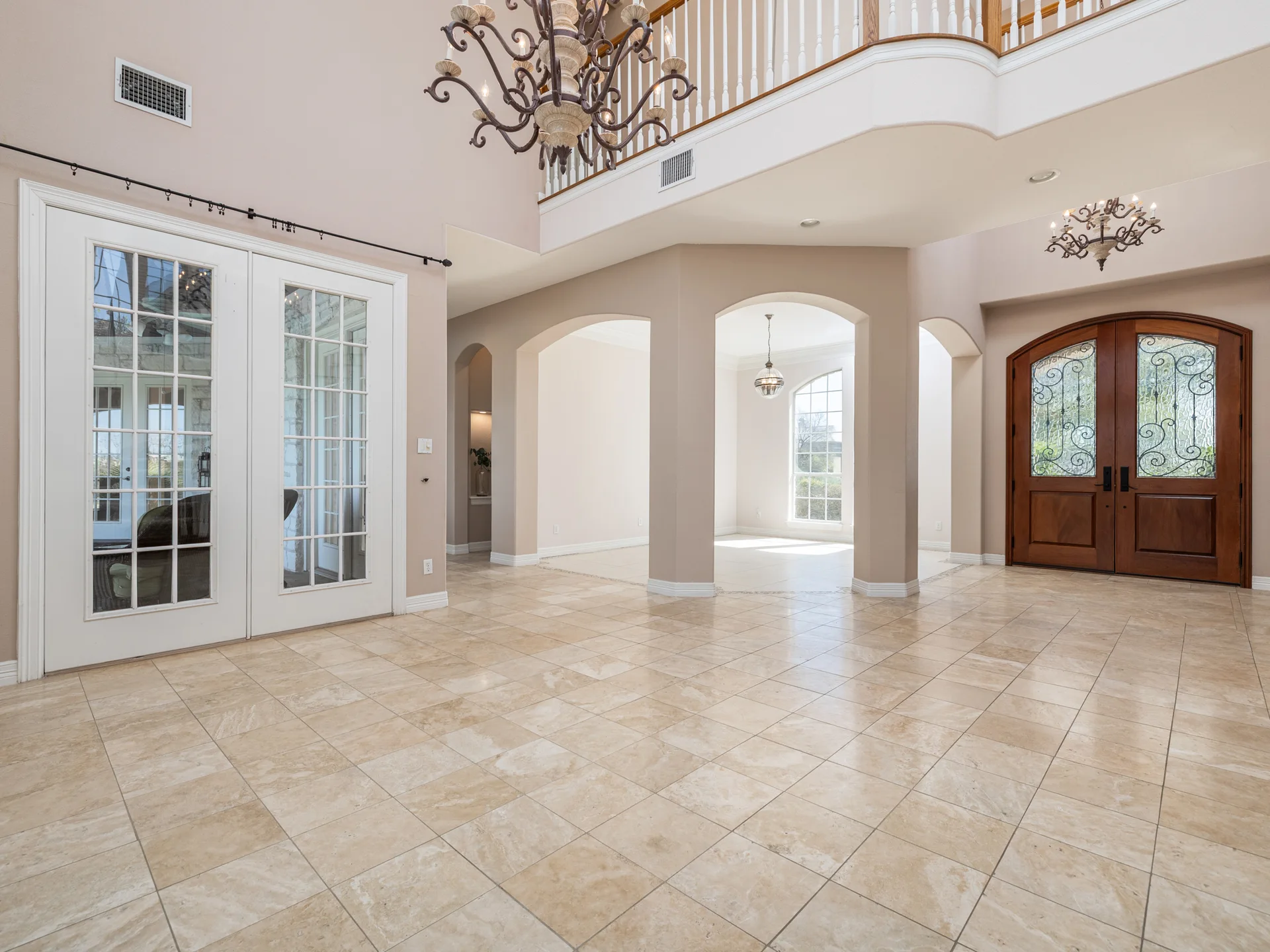 River Place Luxury Lease Opportunity | Pool + Golf Course Views photo 9