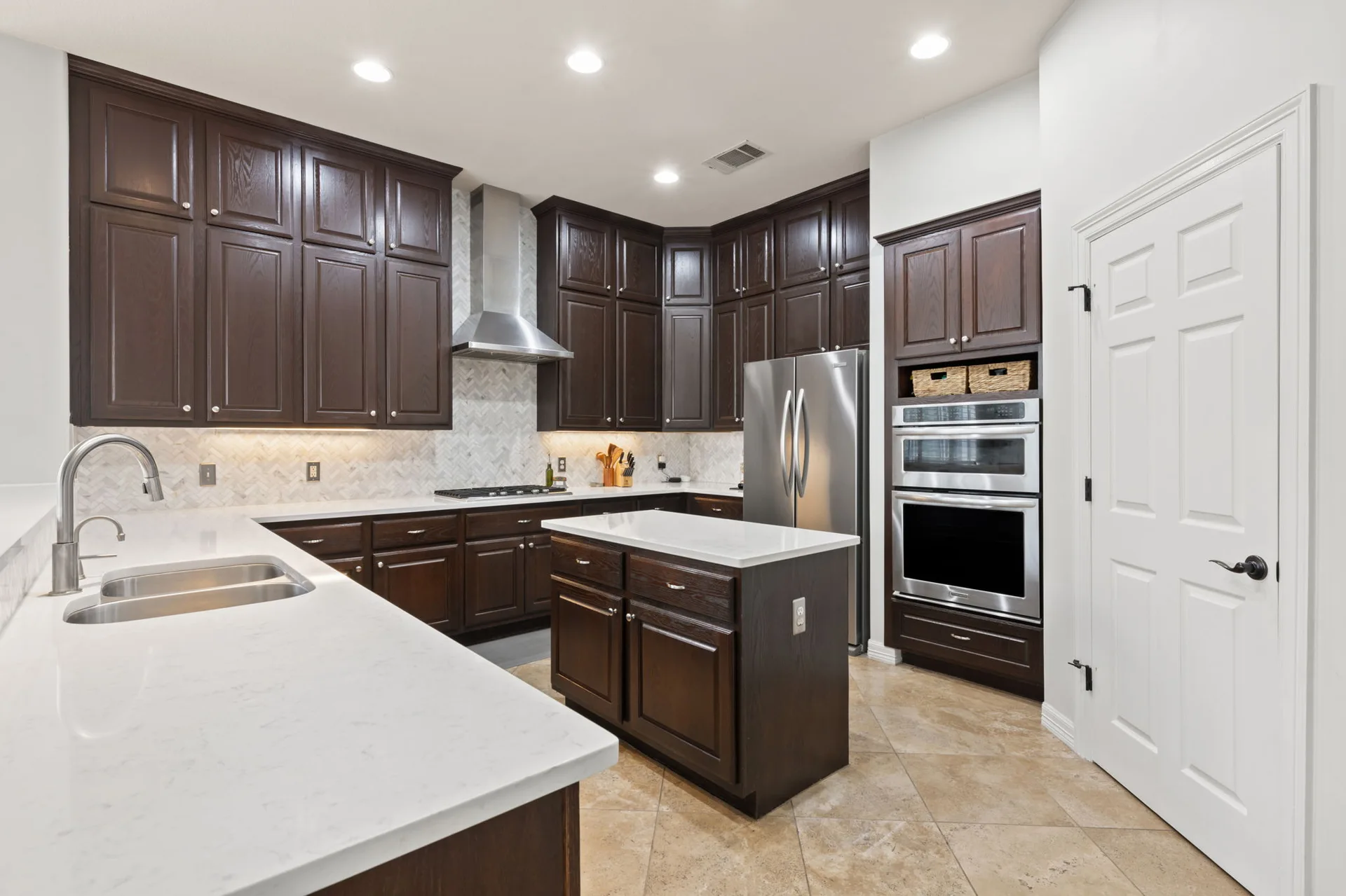 Elegant Cul-de-Sac Retreat in Steiner Ranch with Main-Level Guest Suite photo 18