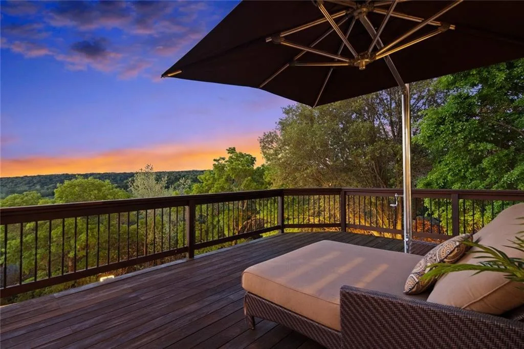 Greenbelt Luxury Estate | Resort Pool, Grand Ipe Deck & Hill Country Views photo 6