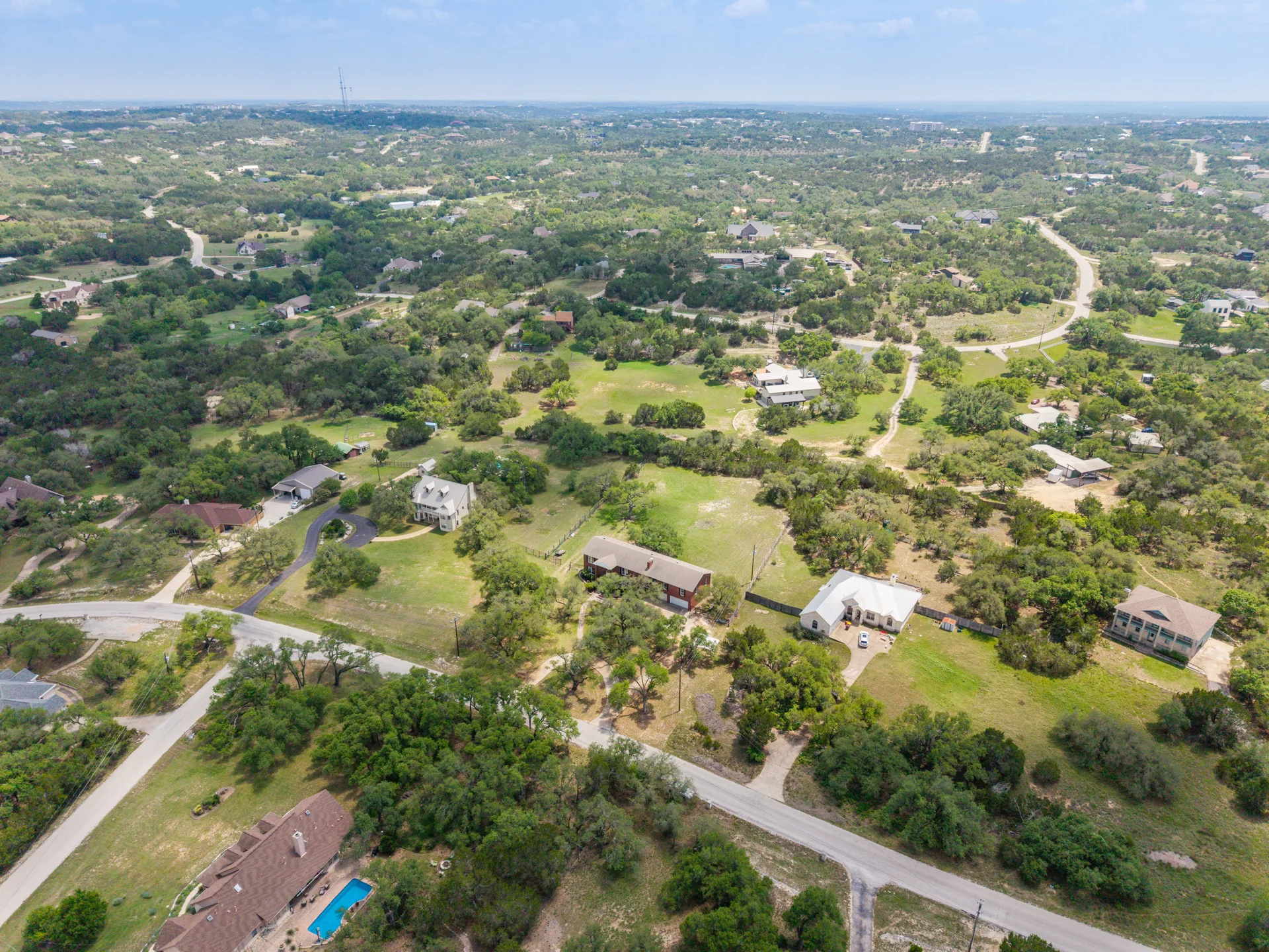 Designer-Renovated 6BR Estate Including Private Guest Apartment on 1.48 Acres photo 46