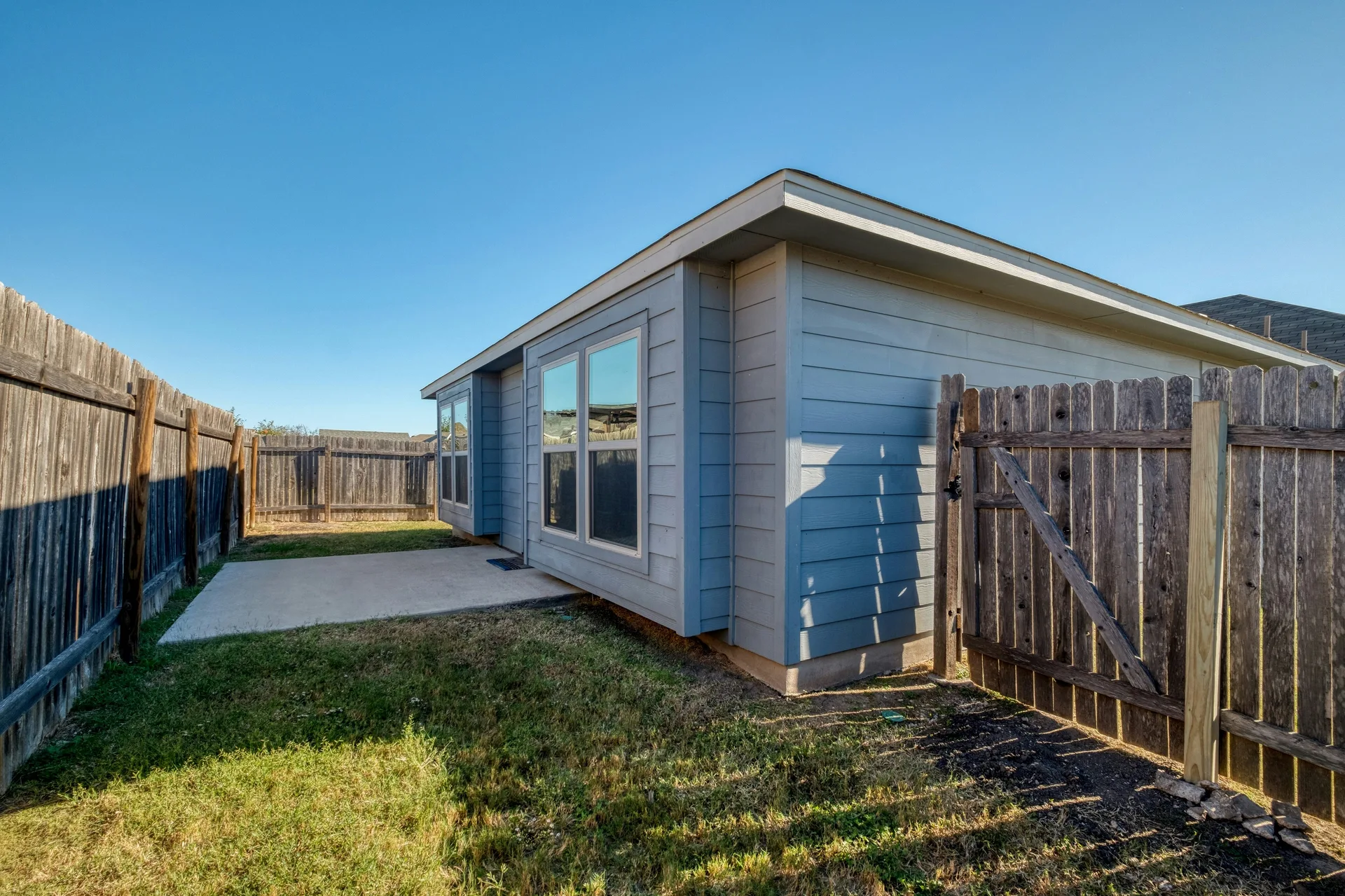 Rare Cul-de-Sac Gem in Manor – With No Neighbor on One Side and Access to HOA-owned Greenspace Right Outside Your Doorstep! photo 21