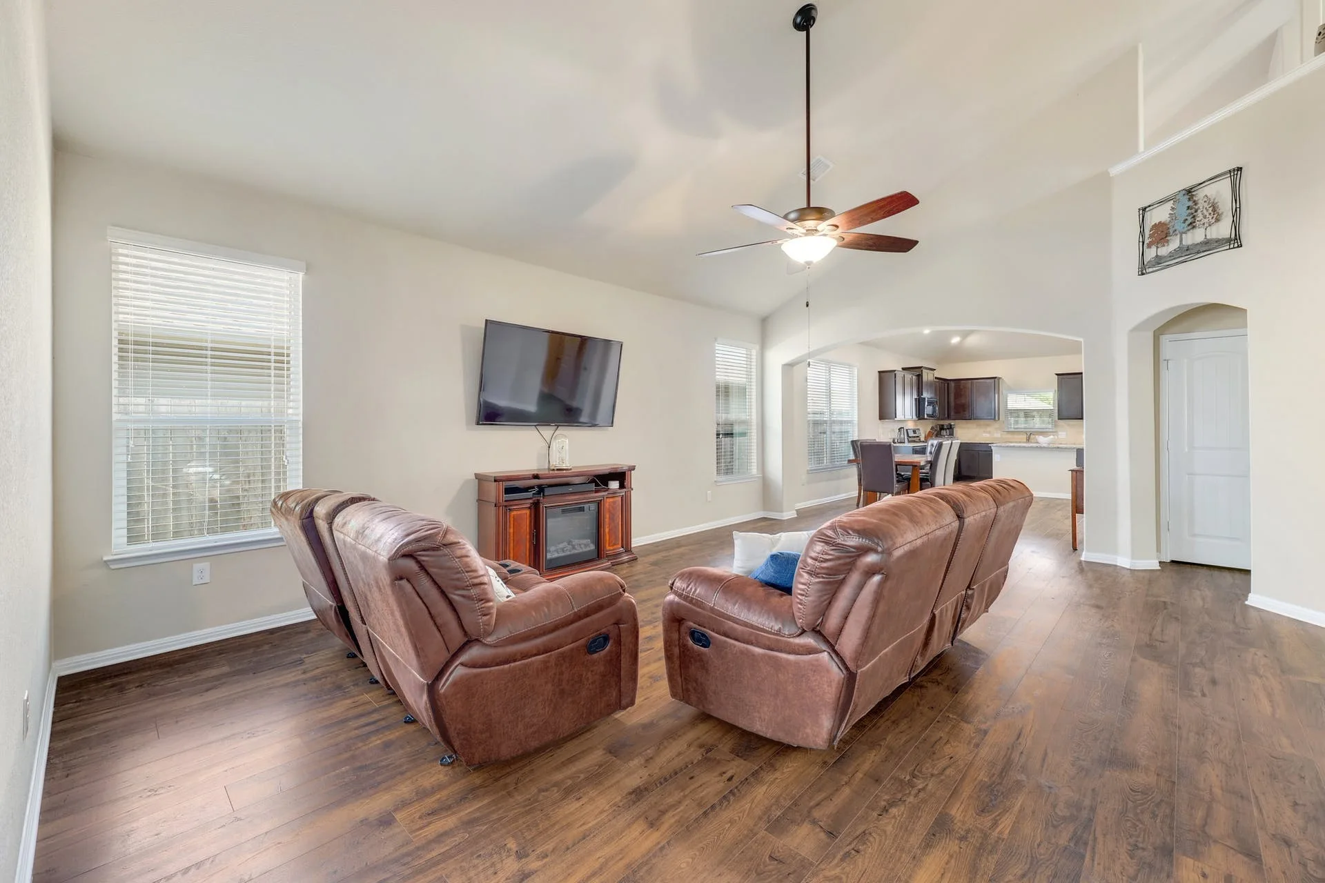 141 Serrano St, Georgetown, Texas 78628 photo 3