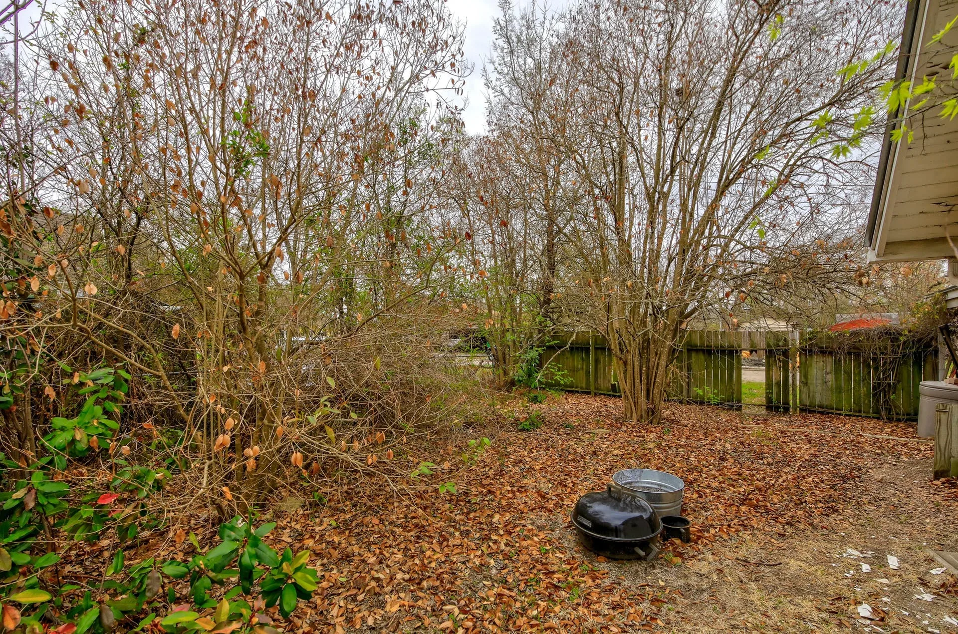 1202 Sloan St photo 32