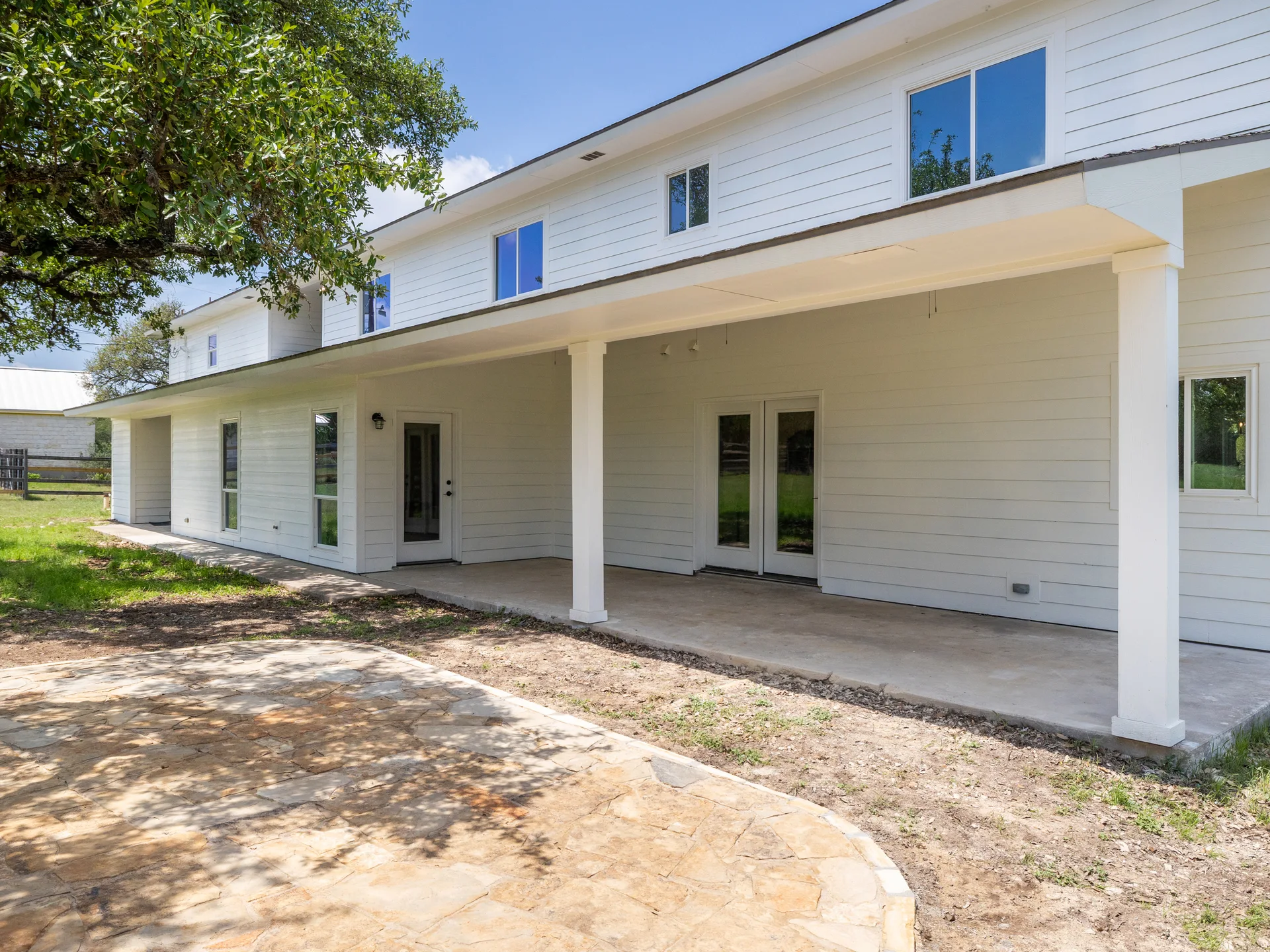 Designer-Renovated 6BR Estate Including Private Guest Apartment on 1.48 Acres photo 35