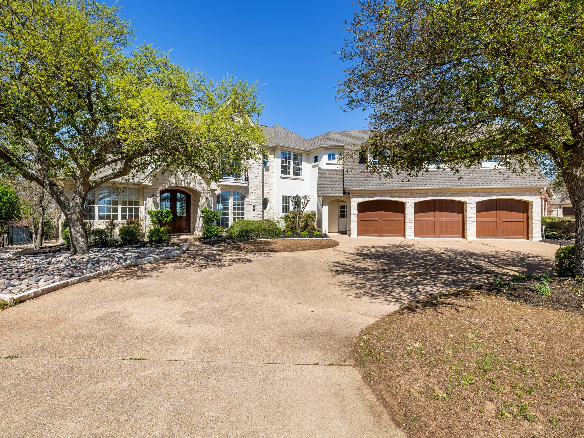 River Place Luxury Lease Opportunity | Pool + Golf Course Views photo 3