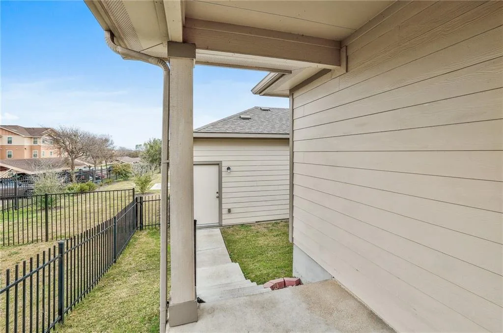 Modern Corner Lot Townhome in Coveted Carrington Court! photo 23