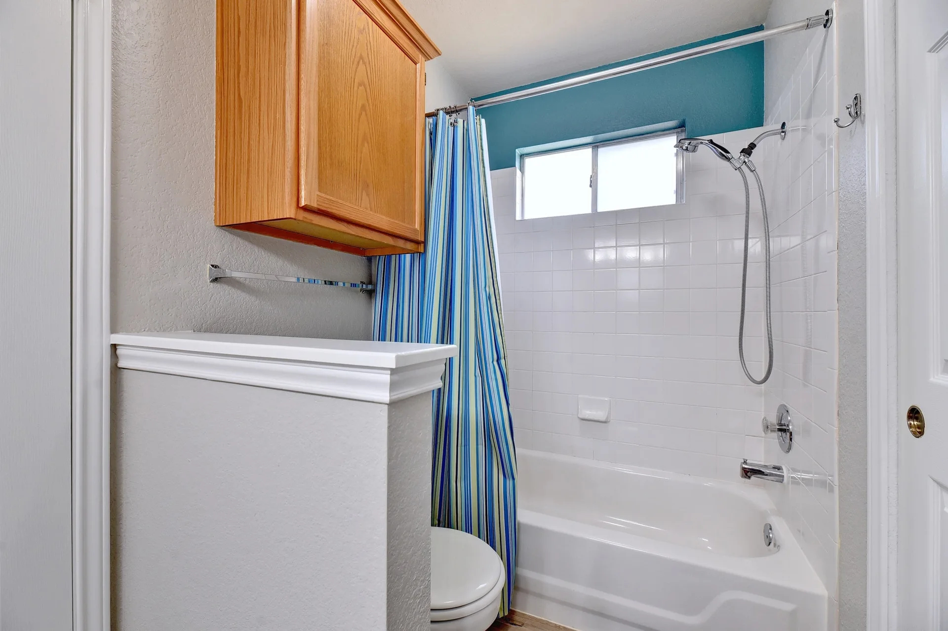 8926 Anna St photo 16