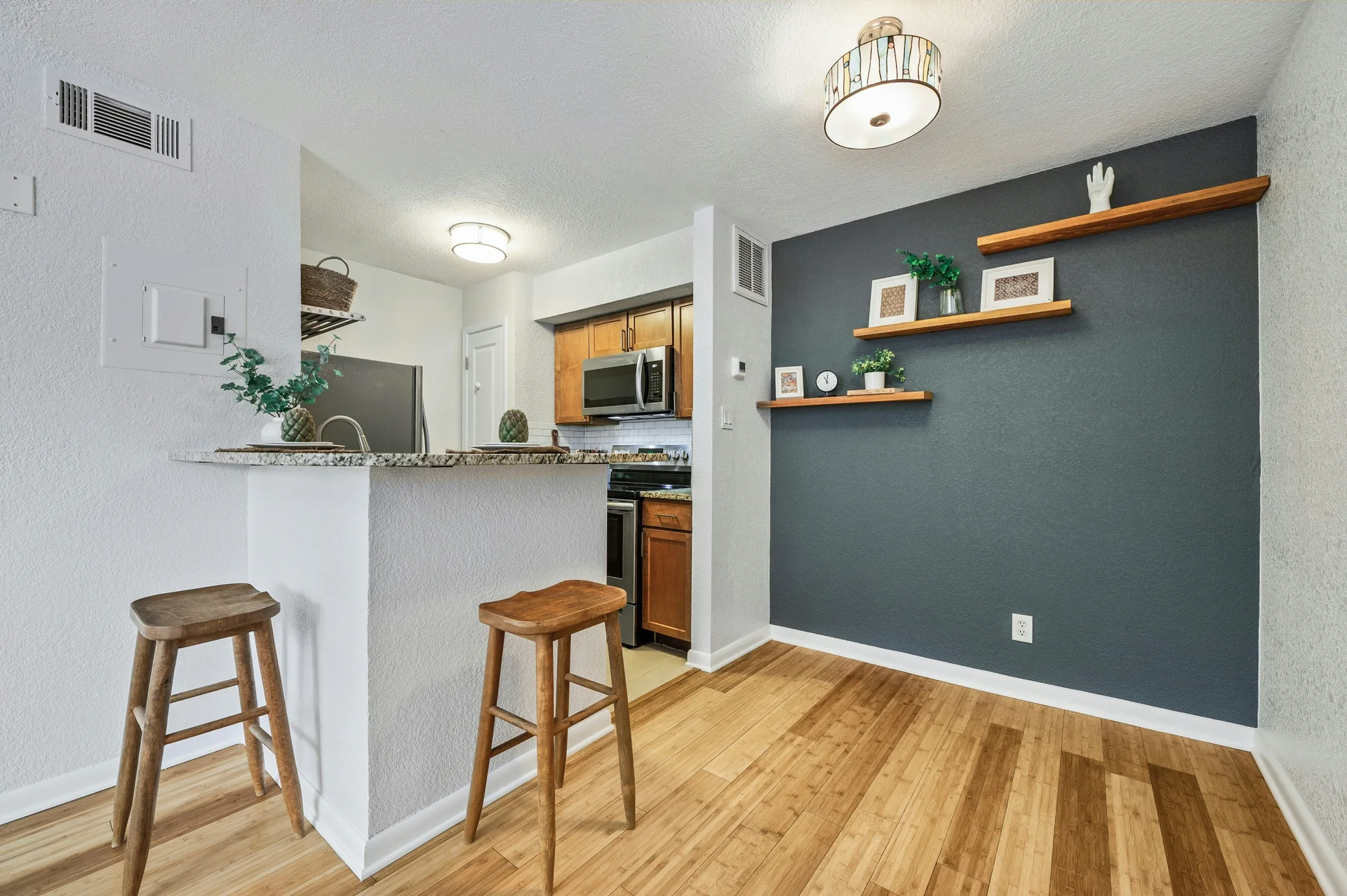 Stylish South Lamar Condo in Gated Ivy Condominiums – Prime Location with Top-Tier Amenities! photo 7