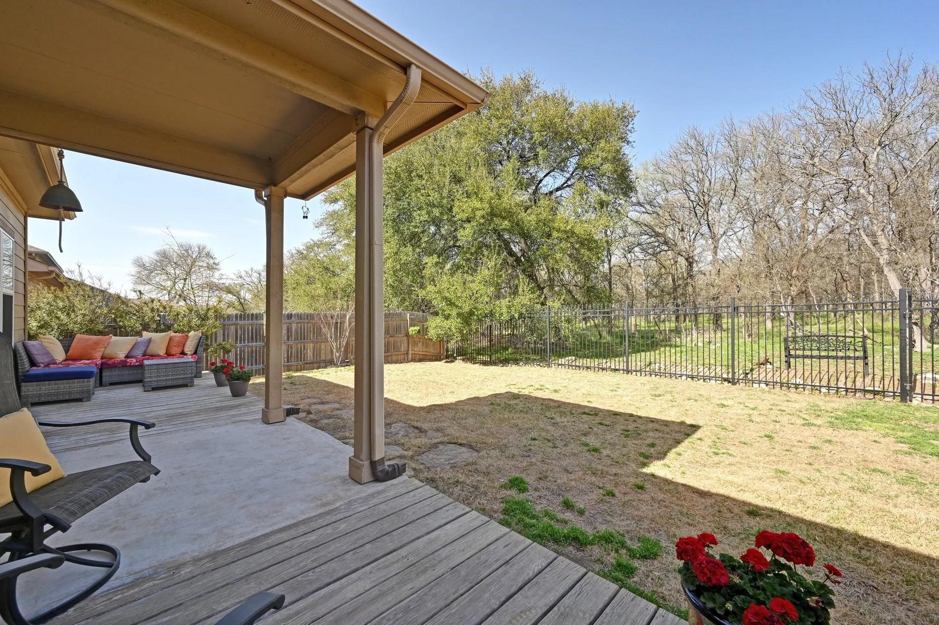 Exceptionally rare and meticulously cared-for home, nestled against the breathtaking backdrop of McKinney Falls State Park! photo 39