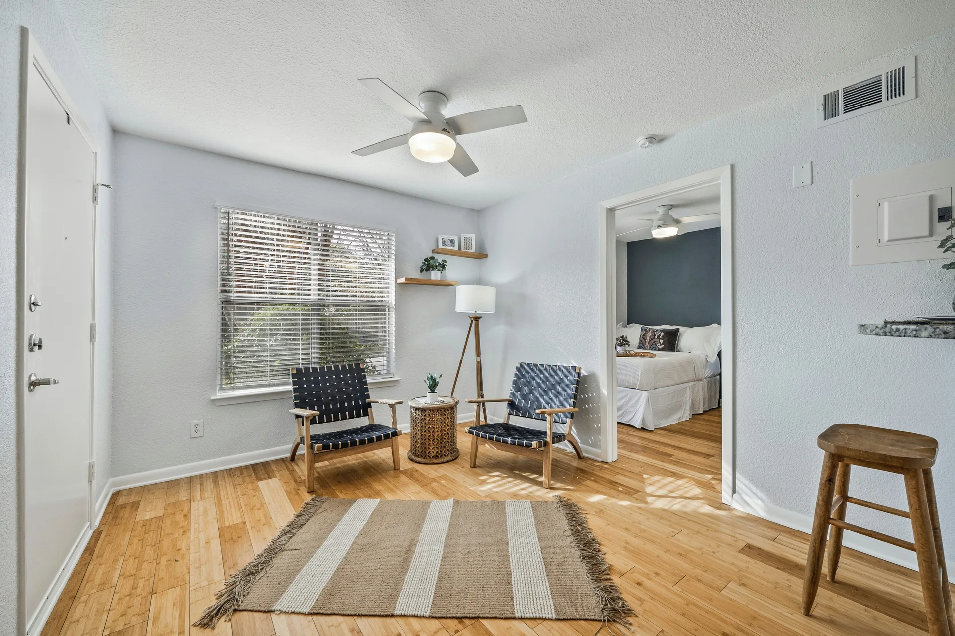 Stylish South Lamar Condo in Gated Ivy Condominiums – Prime Location with Top-Tier Amenities! photo 3
