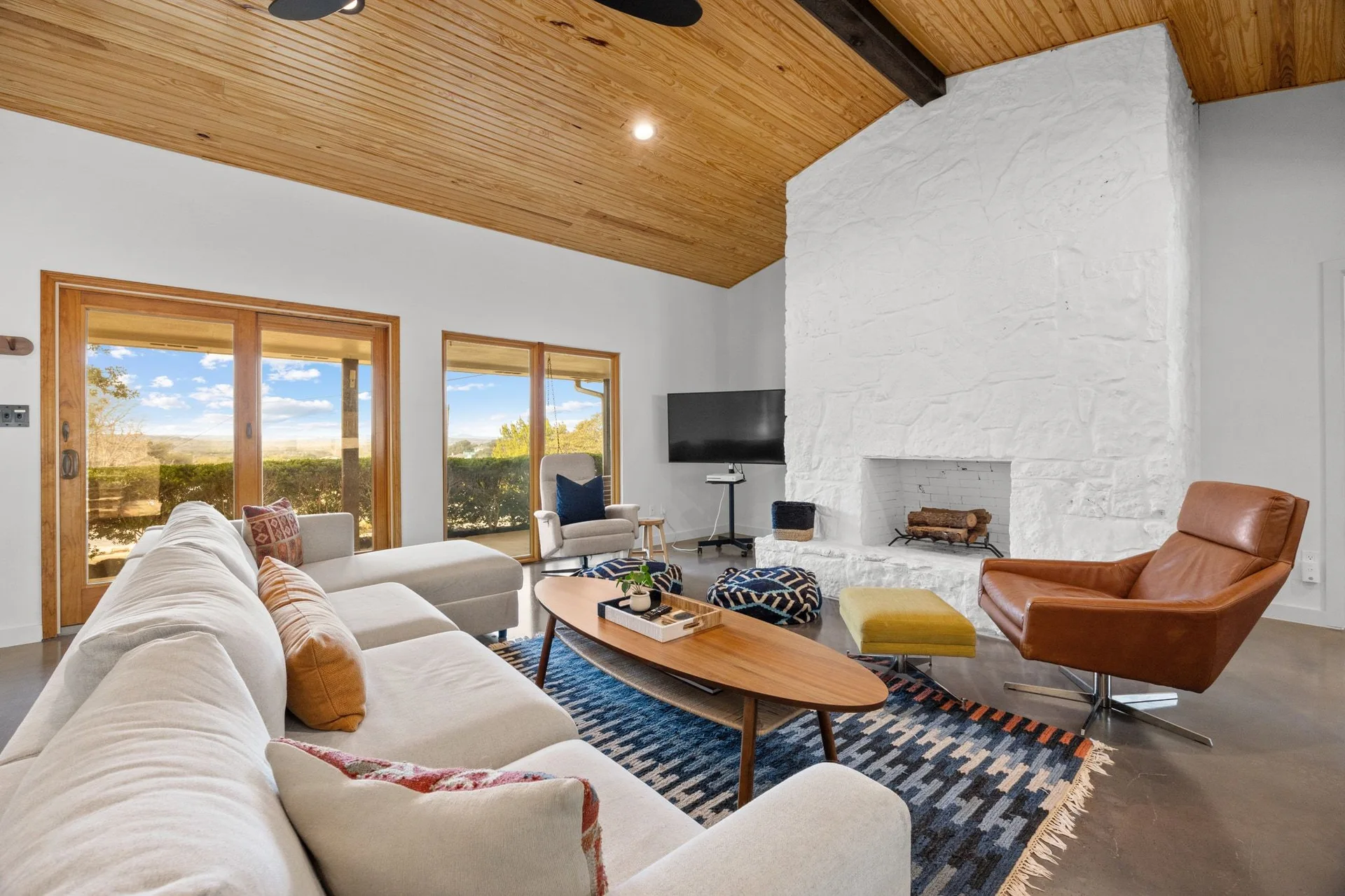 The Ultimate Hilltop Modern Ranch Escape | Upgraded Deck w/ Pool, Panoramic Views, Near Lake Travis and Golf Course photo 7