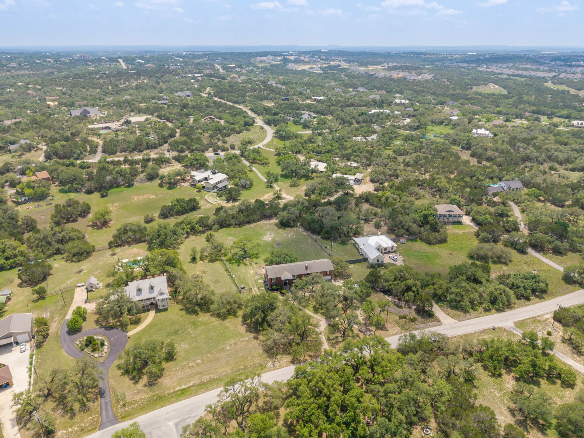 Designer-Renovated 6BR Estate Including Private Guest Apartment on 1.48 Acres photo 49