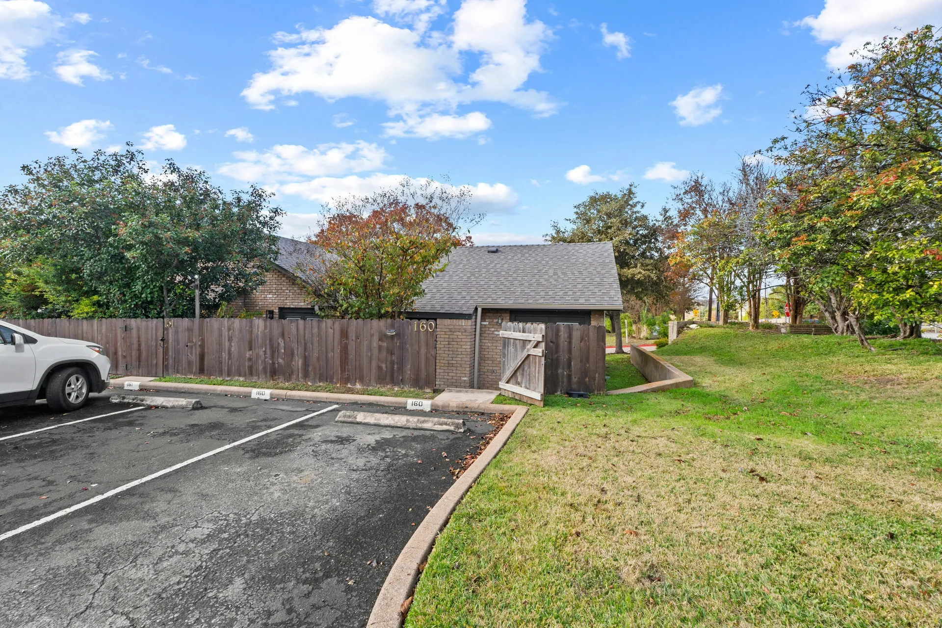 Bright & Chic Corner Lot Home in Coppertree Condos photo 24