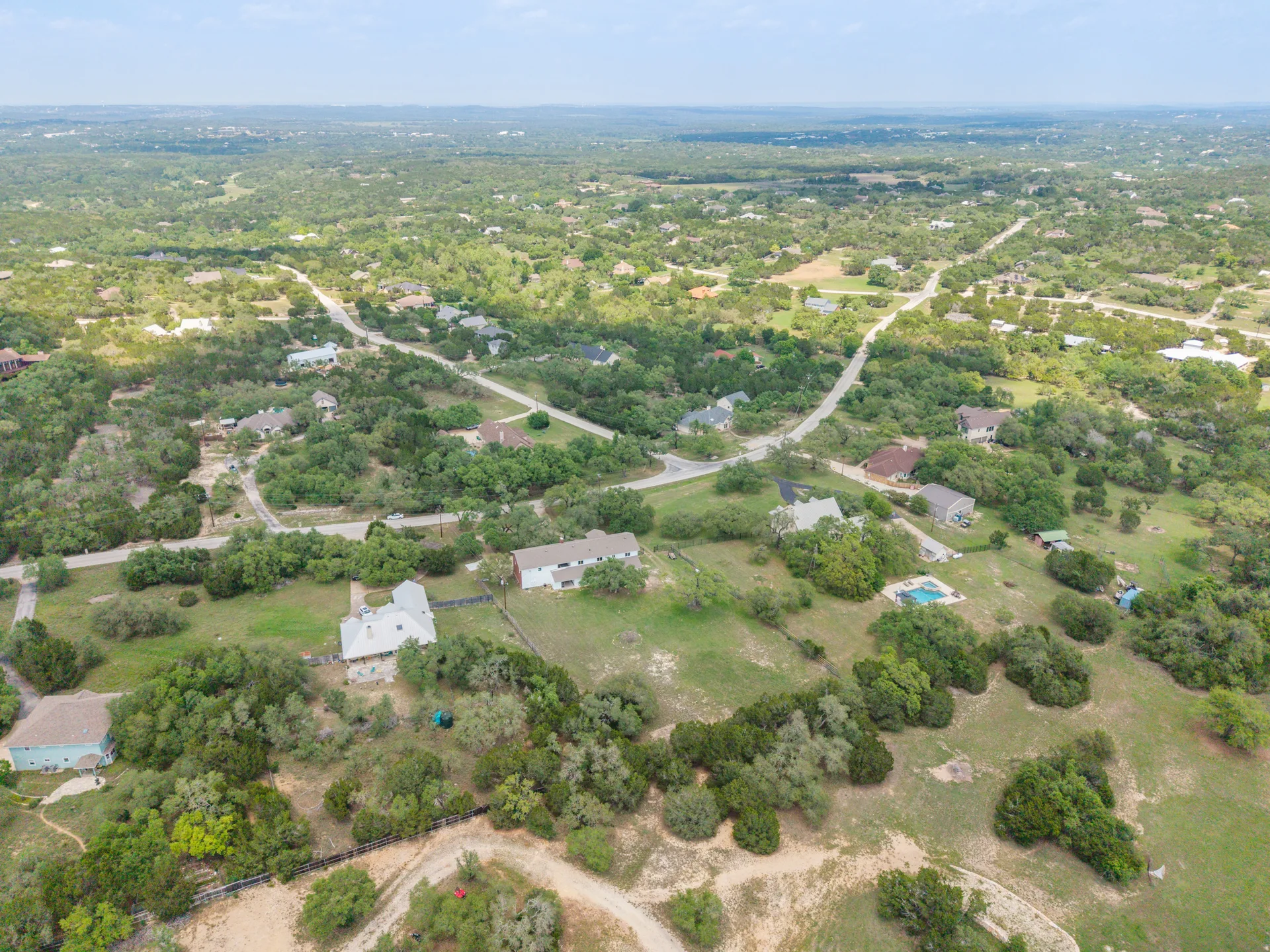 Designer-Renovated 6BR Estate Including Private Guest Apartment on 1.48 Acres photo 45