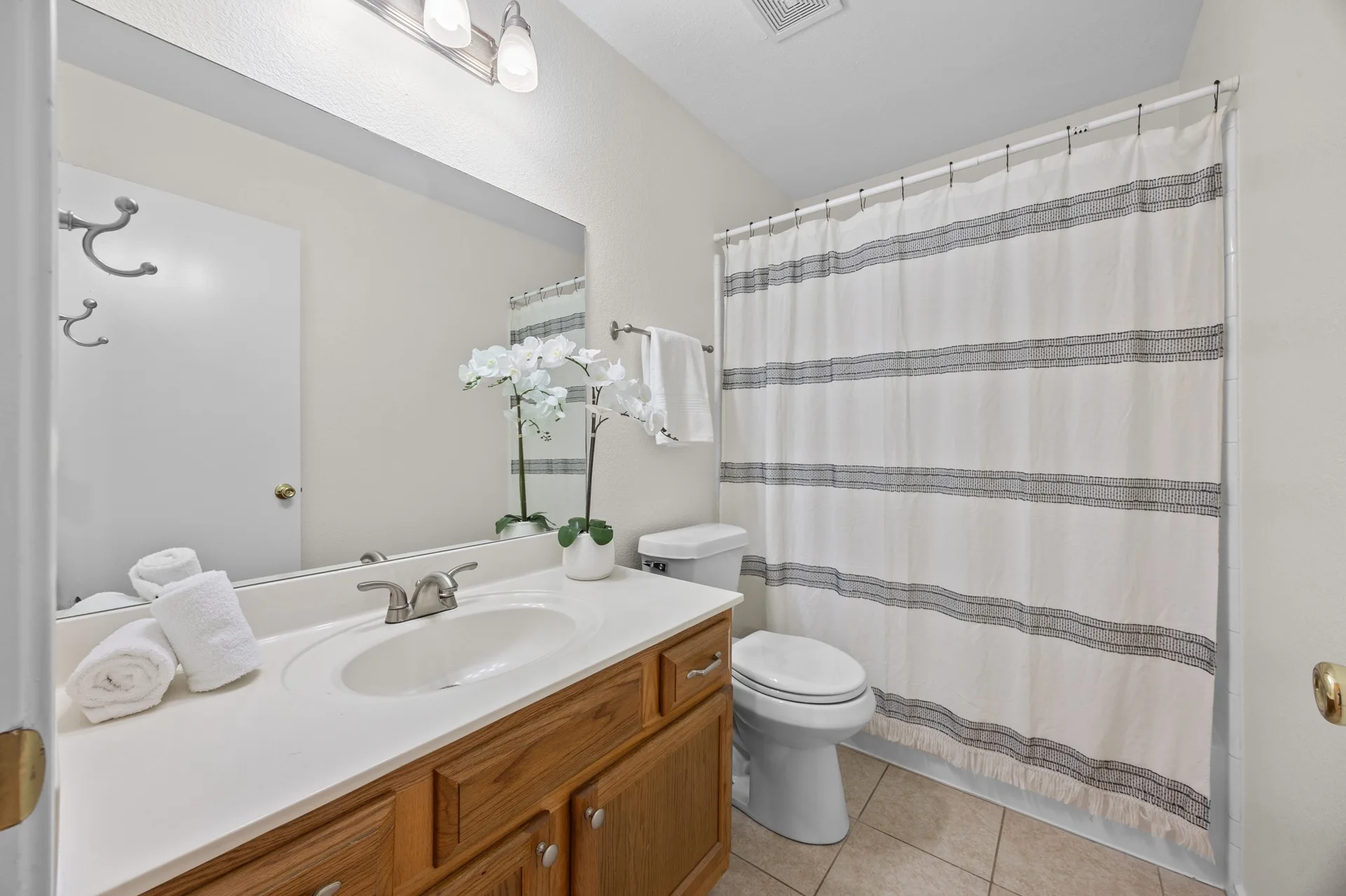 Beautifully-Updated Home in Desirable Maple Run | New Fencing & Major Upgrades photo 38
