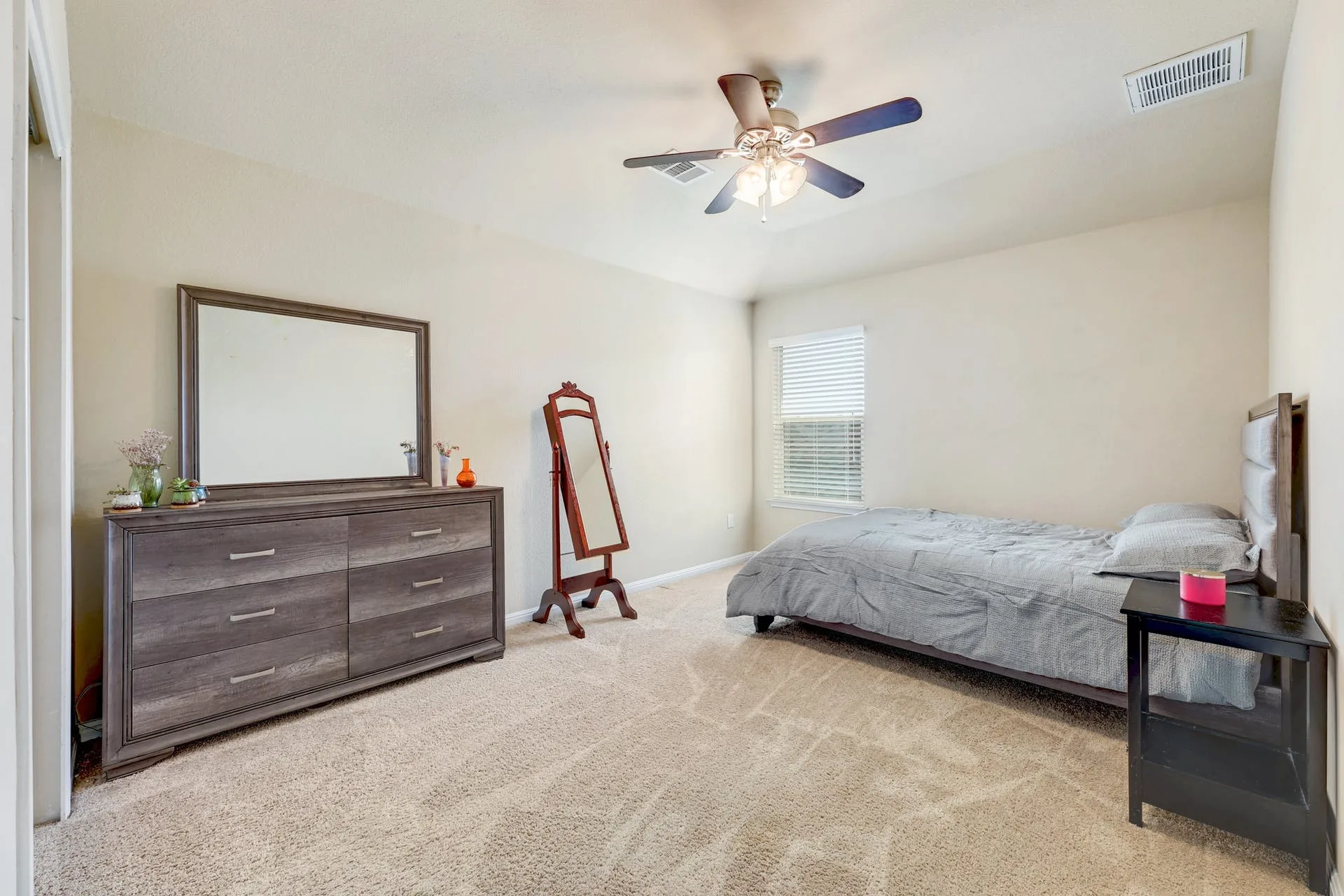 141 Serrano St, Georgetown, Texas 78628 photo 14