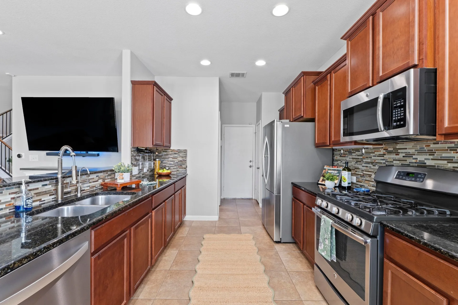 Charming Magnolia Creek Gem – Dream Kitchen, Serene Owner’s Suite & Outdoor Oasis! photo 10