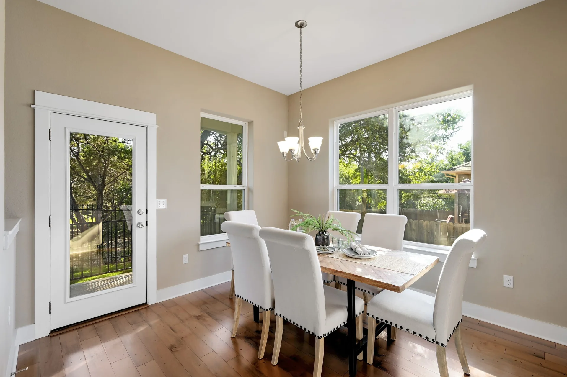 712 Waterfall Way photo 15