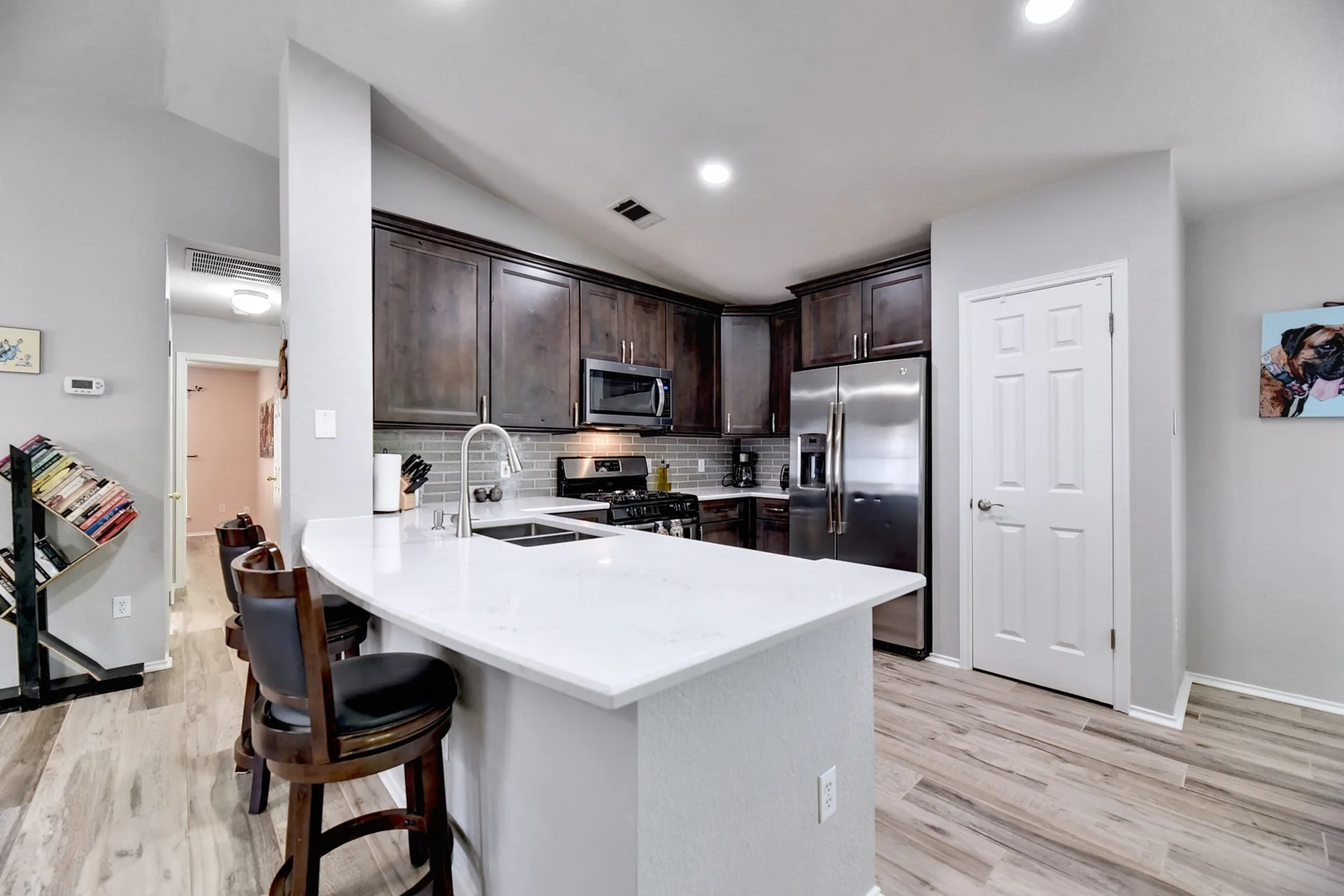 8926 Anna St photo 8