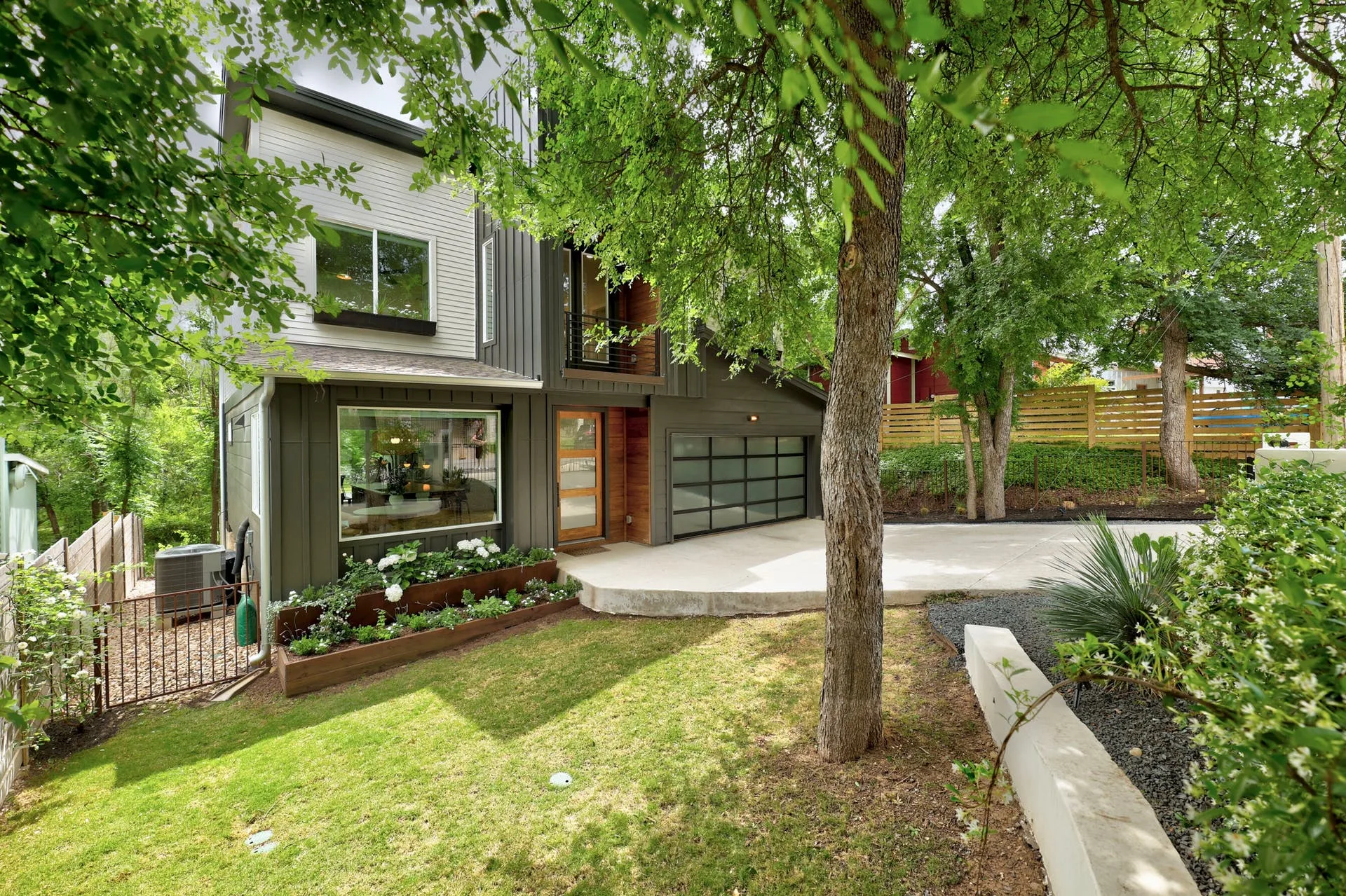 1111 Lott Ave, Austin, Texas 78721 photo 4