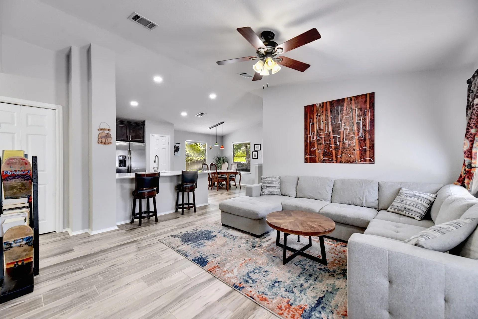 8926 Anna St photo 2