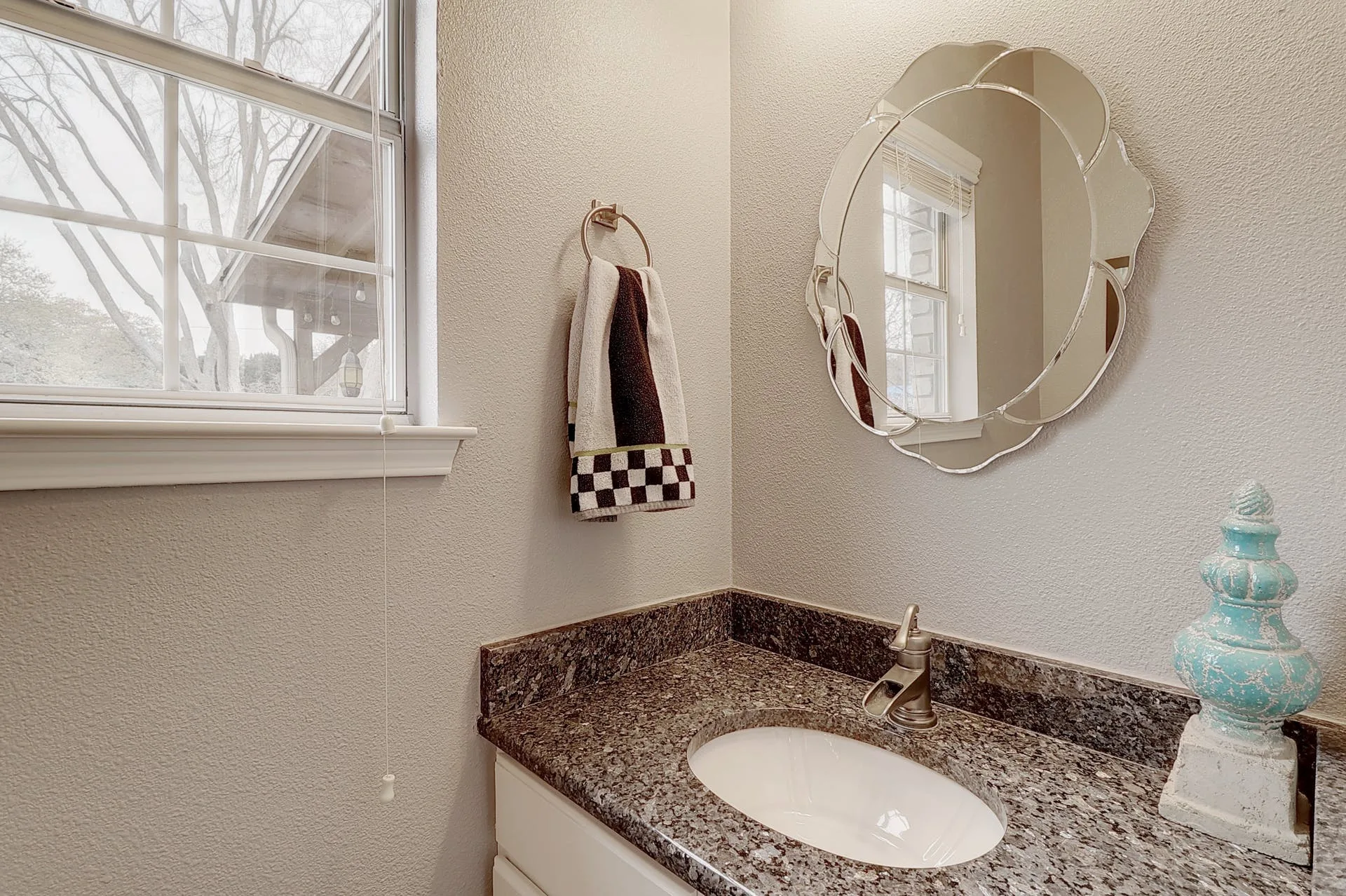 2432 Falcon Dr photo 23