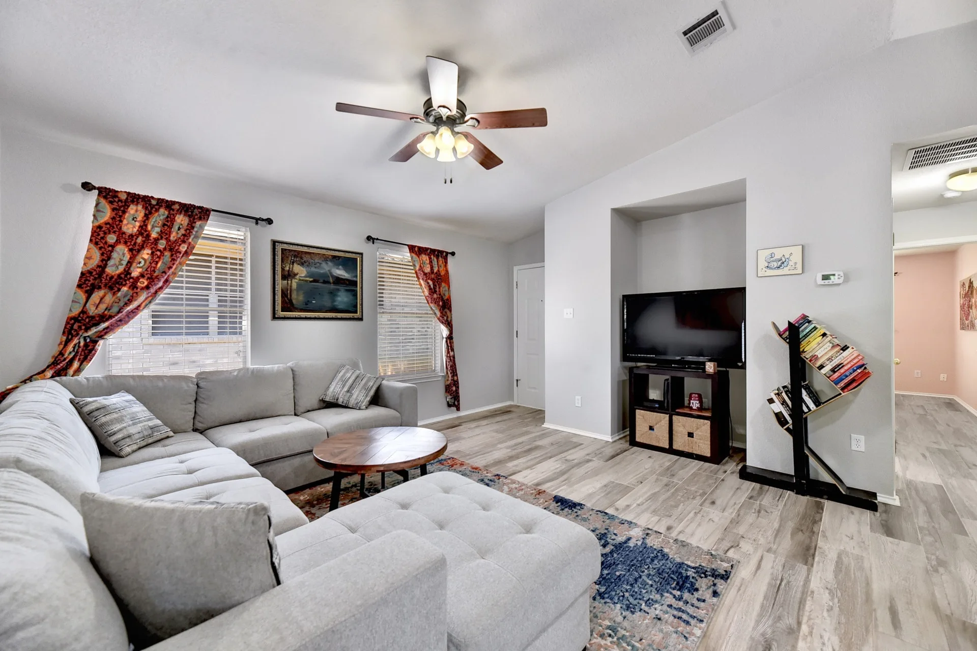 8926 Anna St photo 6