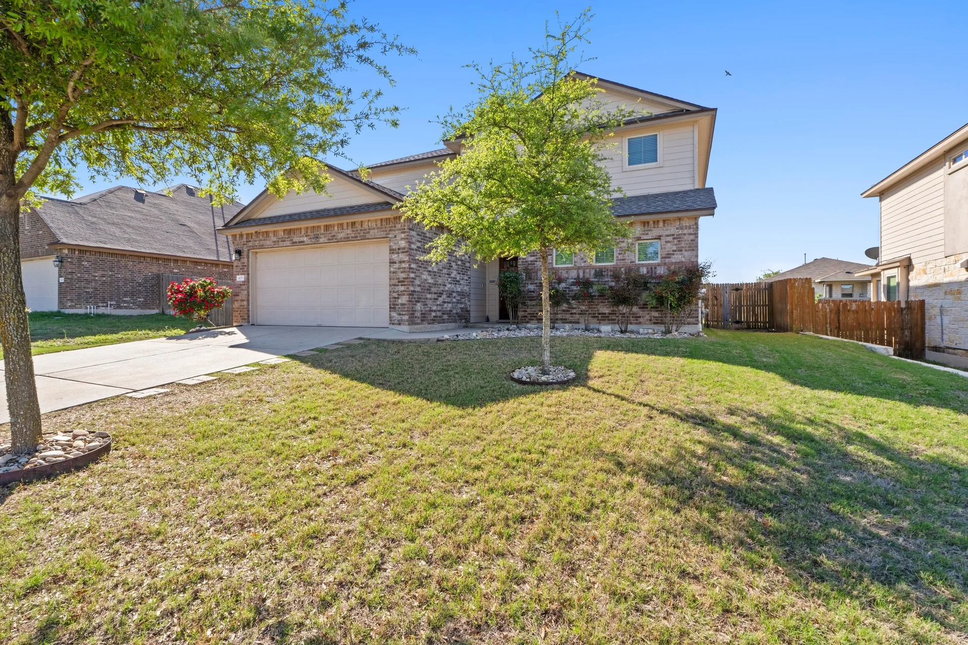 Charming Magnolia Creek Gem – Dream Kitchen, Serene Owner’s Suite & Outdoor Oasis! photo 4