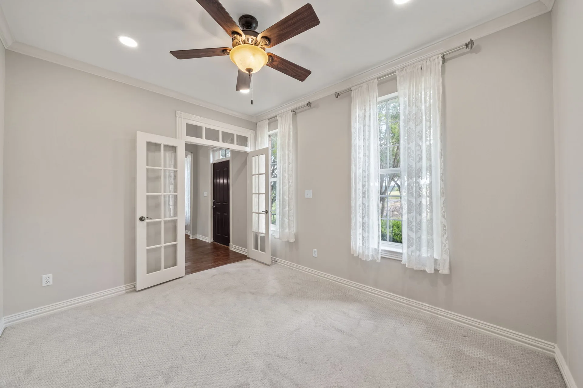 Elegant Colonial Estate in River Place | Walk to Golf, Views for Miles | For Sale or For Lease! photo 15