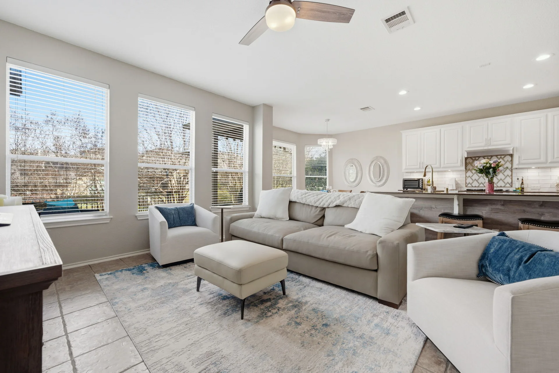 Elegantly Updated Lakeway Retreat w/ New Roof photo 12