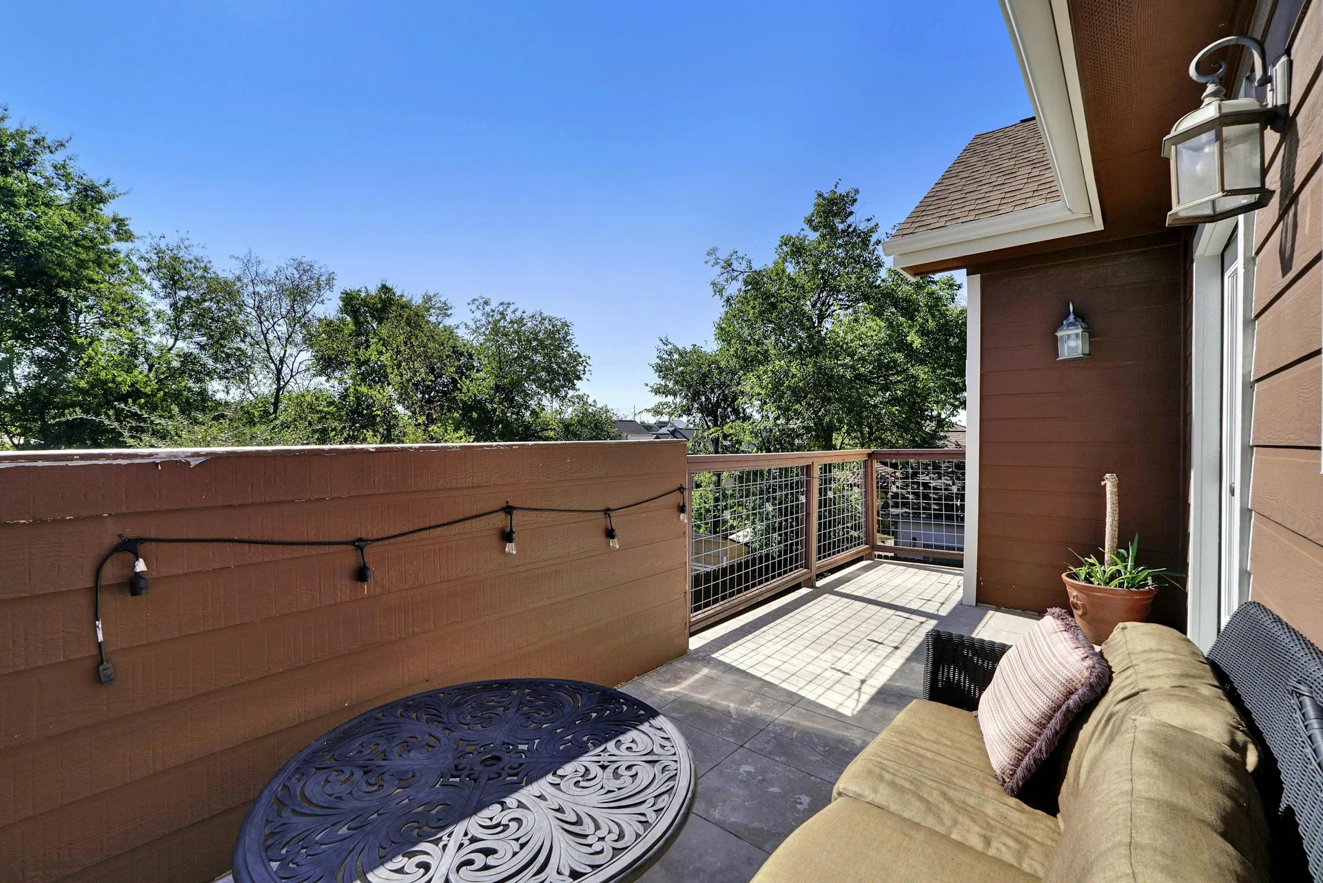 Modern Crestview Two-story Home: Updated Primary Bath, New Roof – Investor Friendly! photo 37